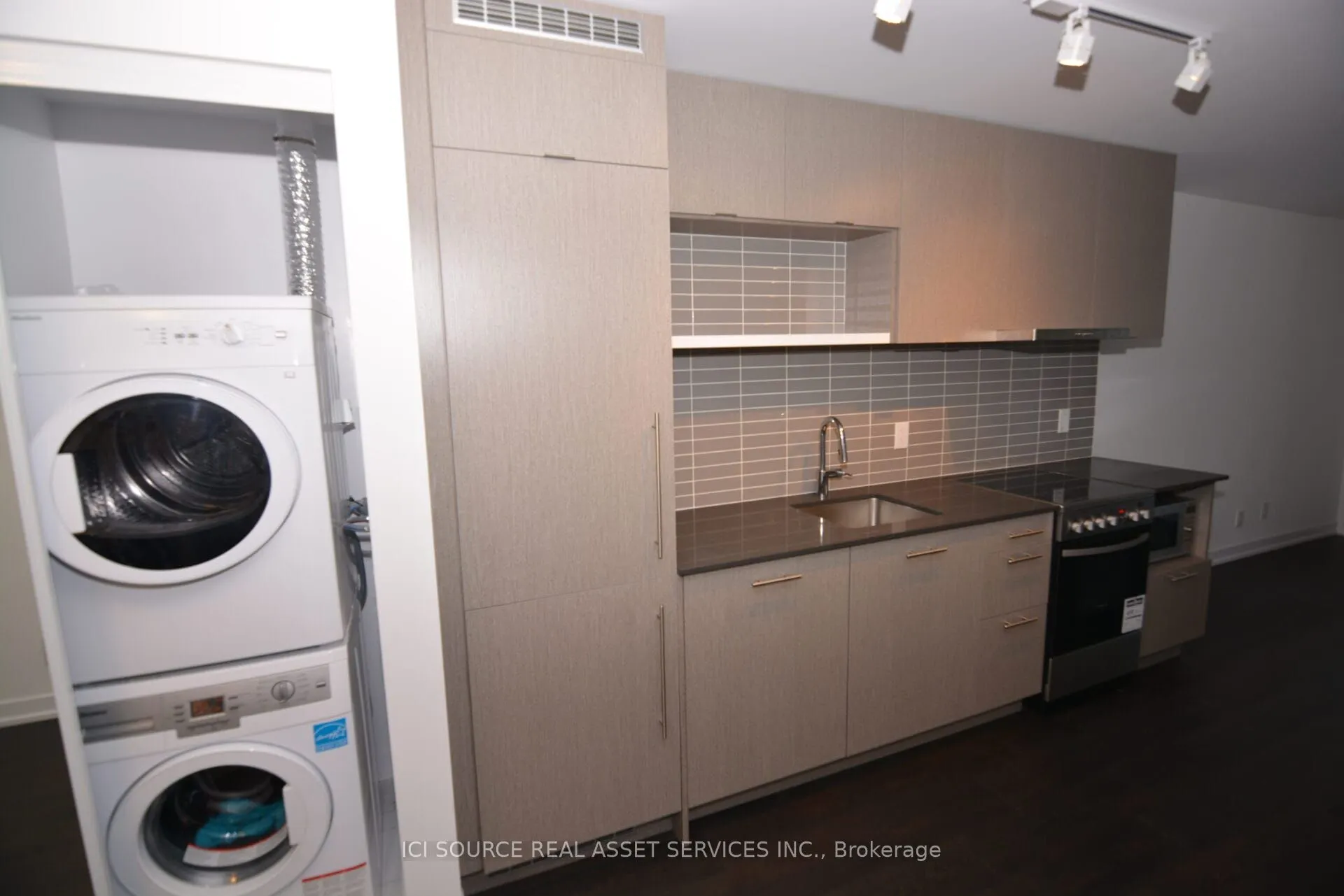 365 Church Street, #206