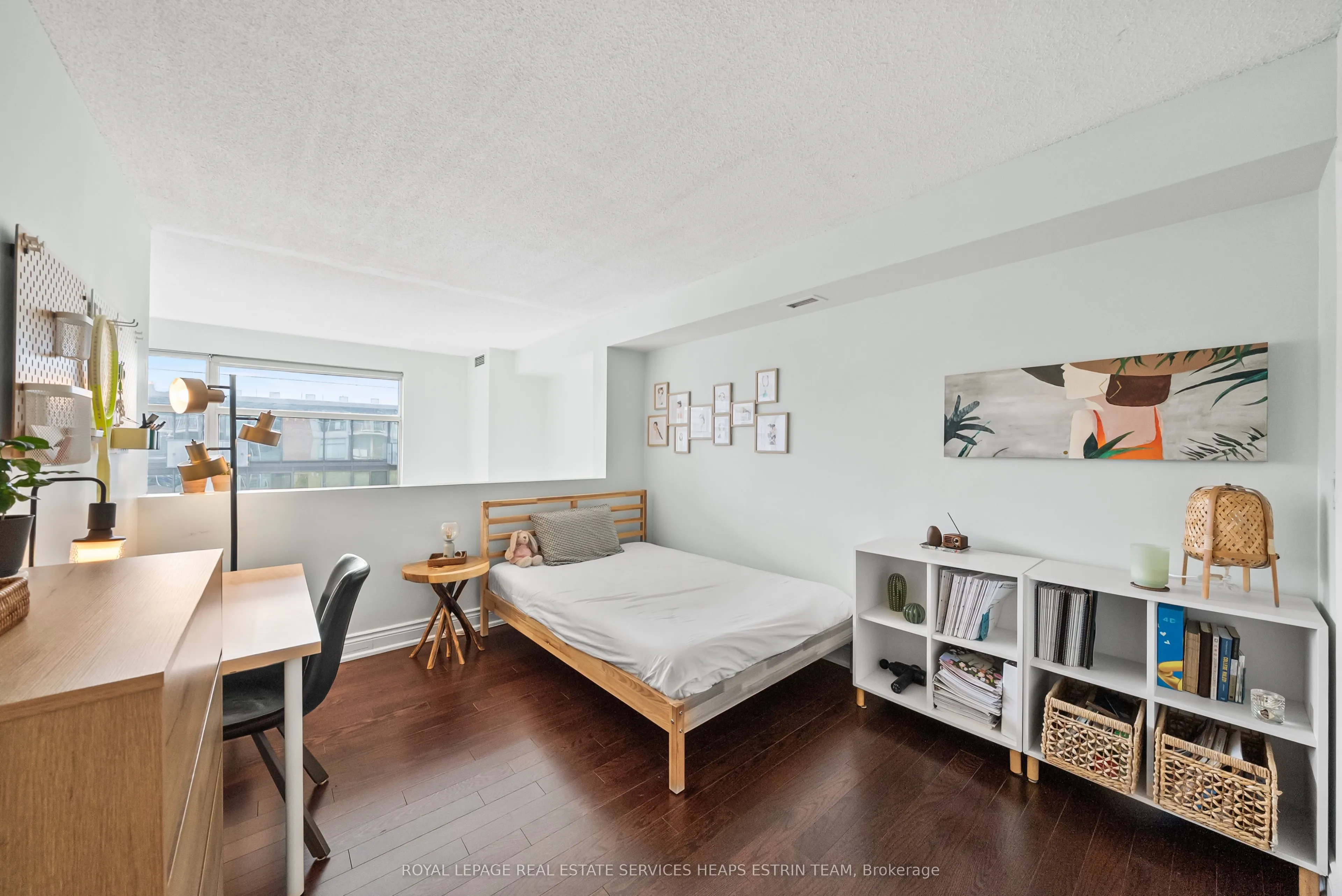 18 Merton Street, #302