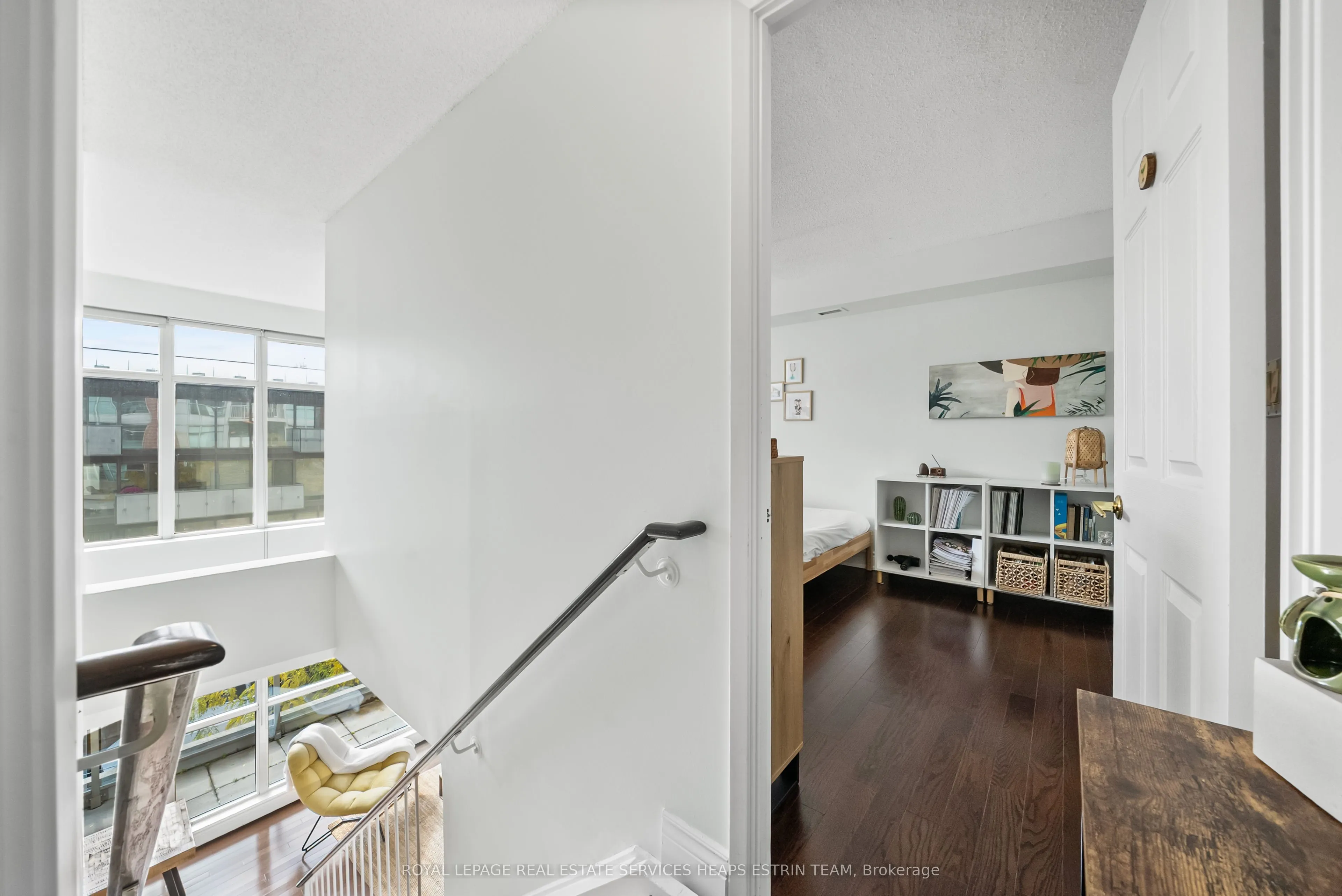 18 Merton Street, #302