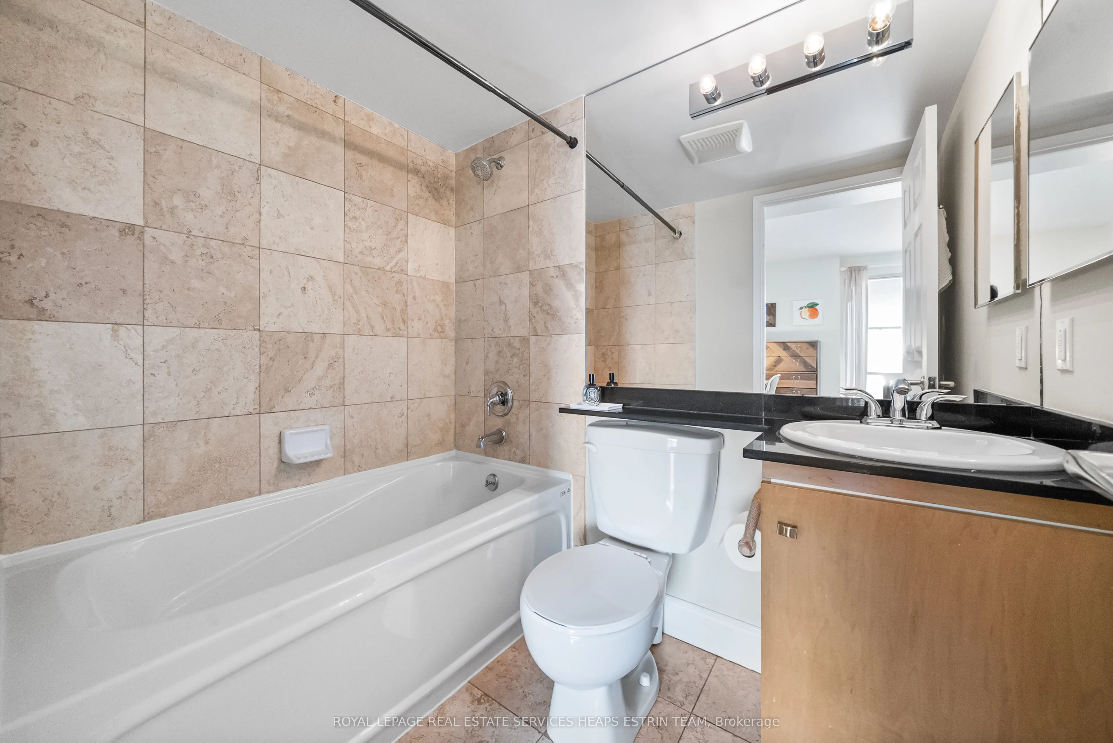 18 Merton Street, #302