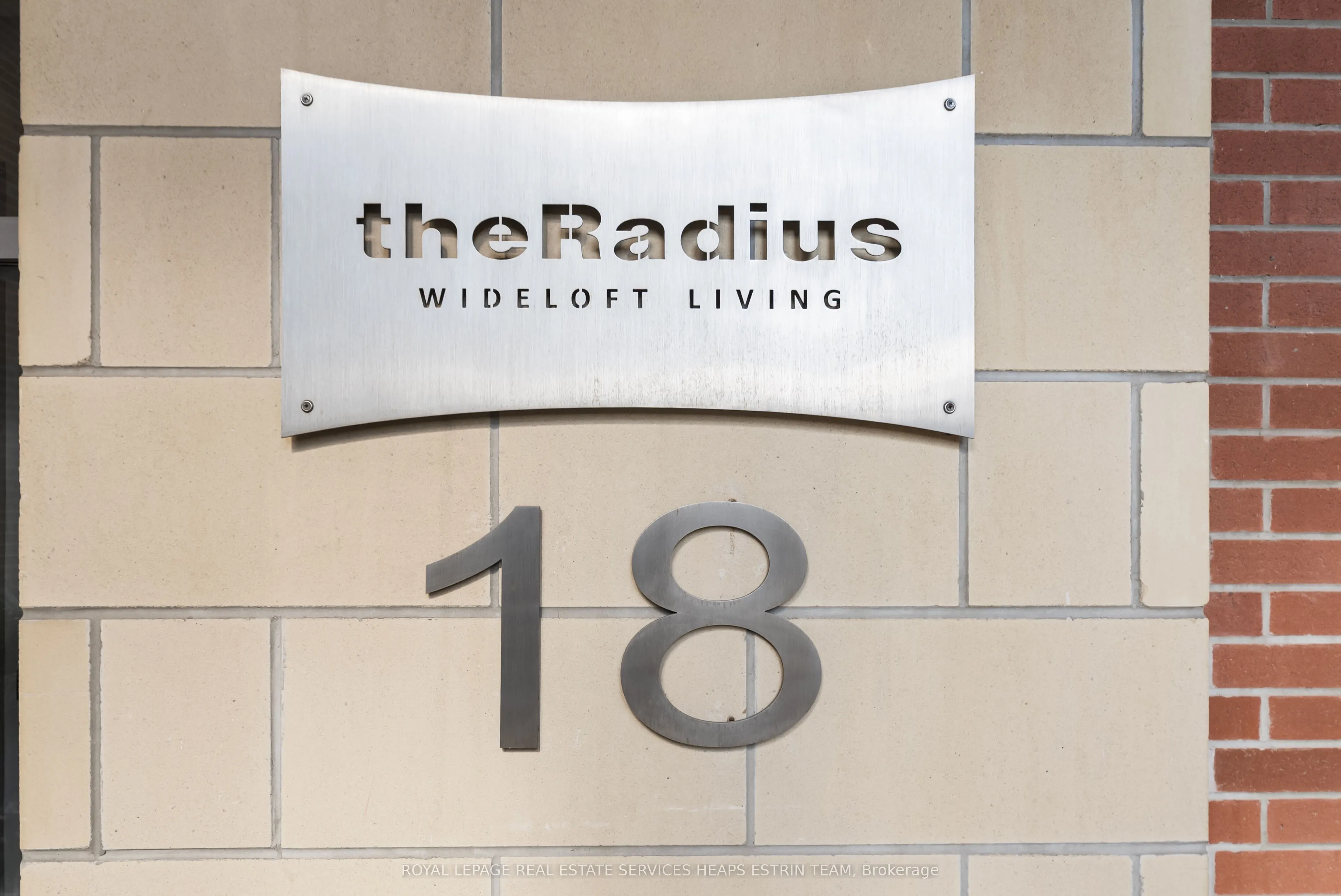 18 Merton Street, #302