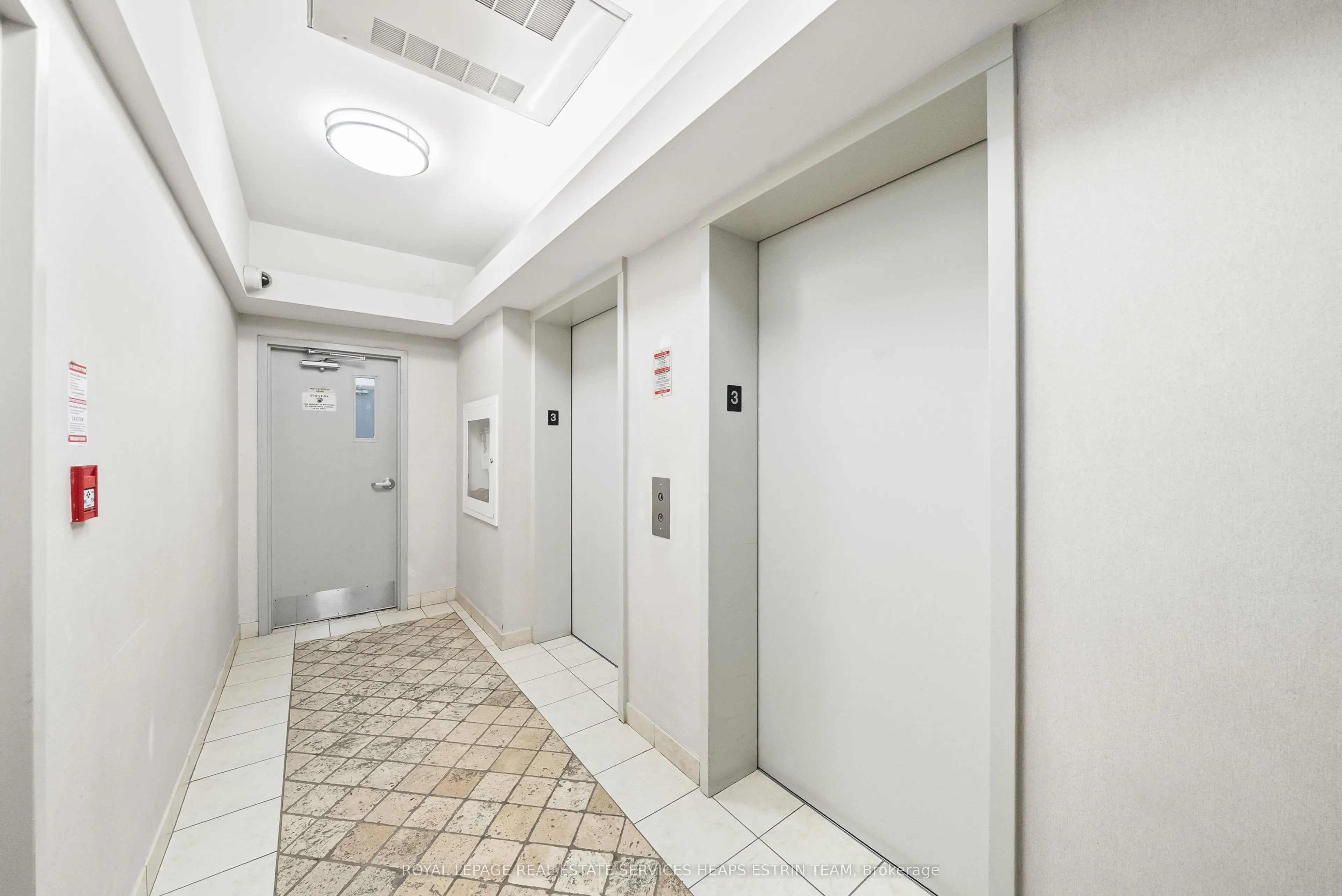 18 Merton Street, #302