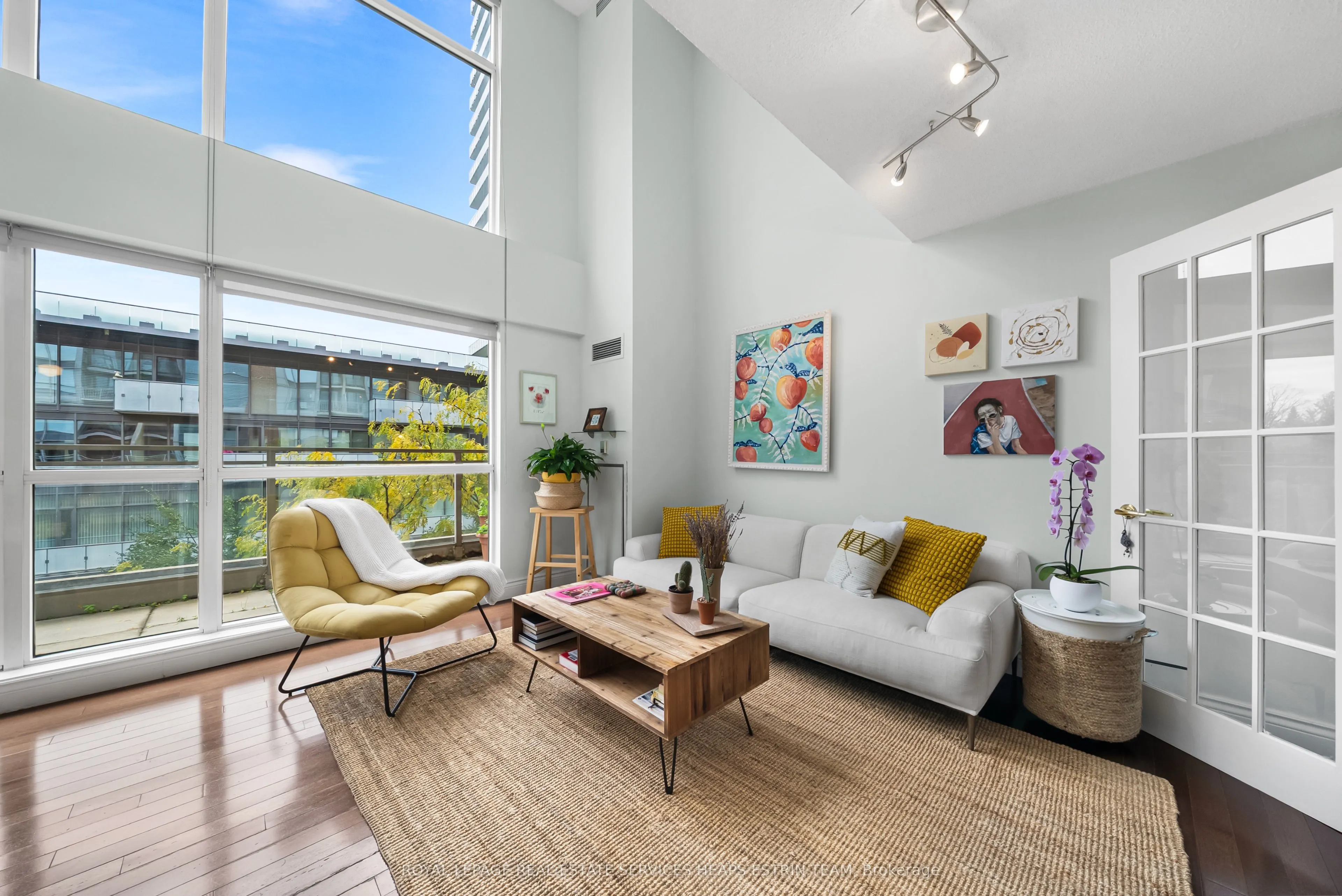 18 Merton Street, #302