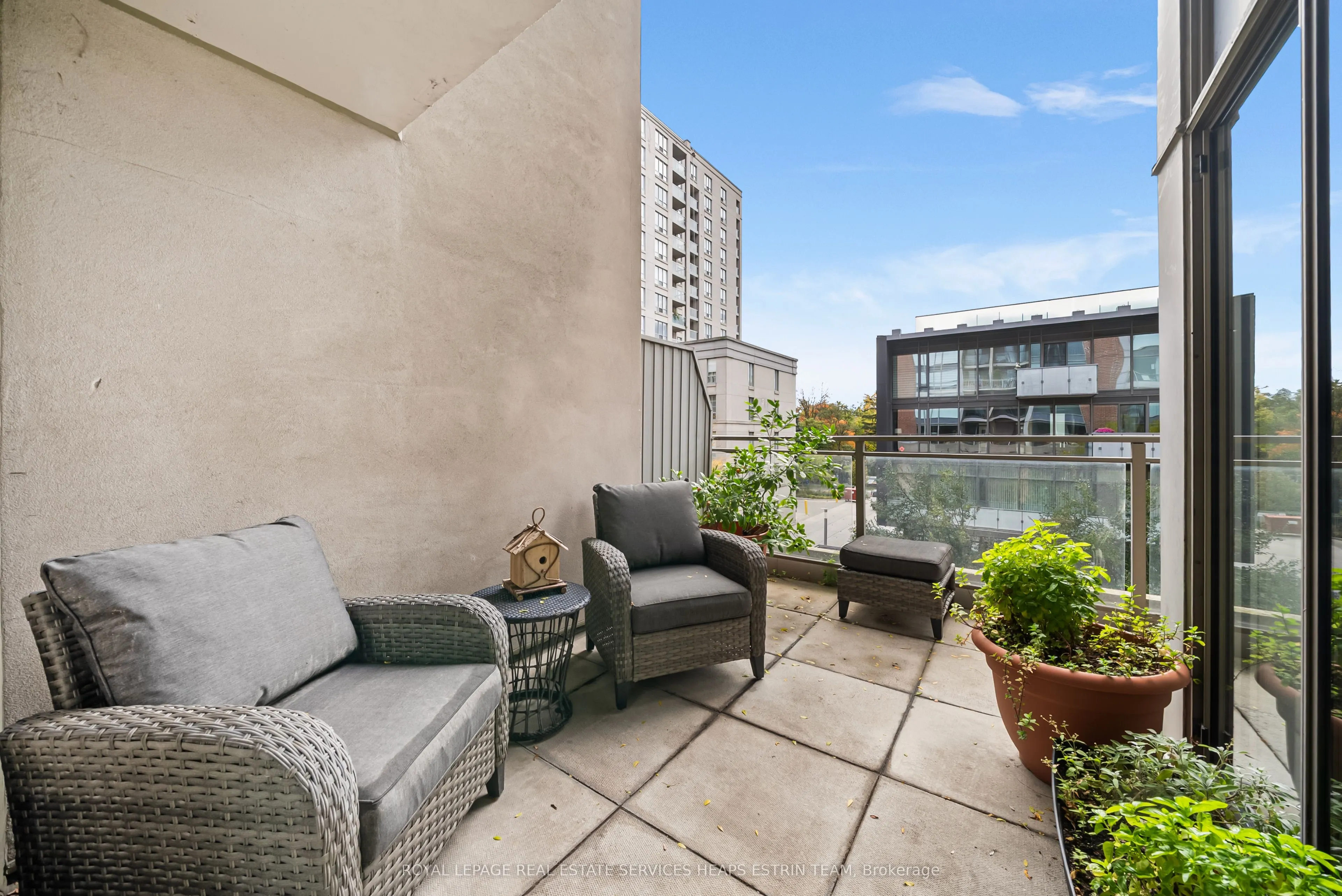 18 Merton Street, #302