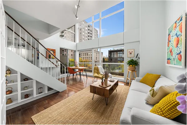 18 Merton Street, #302