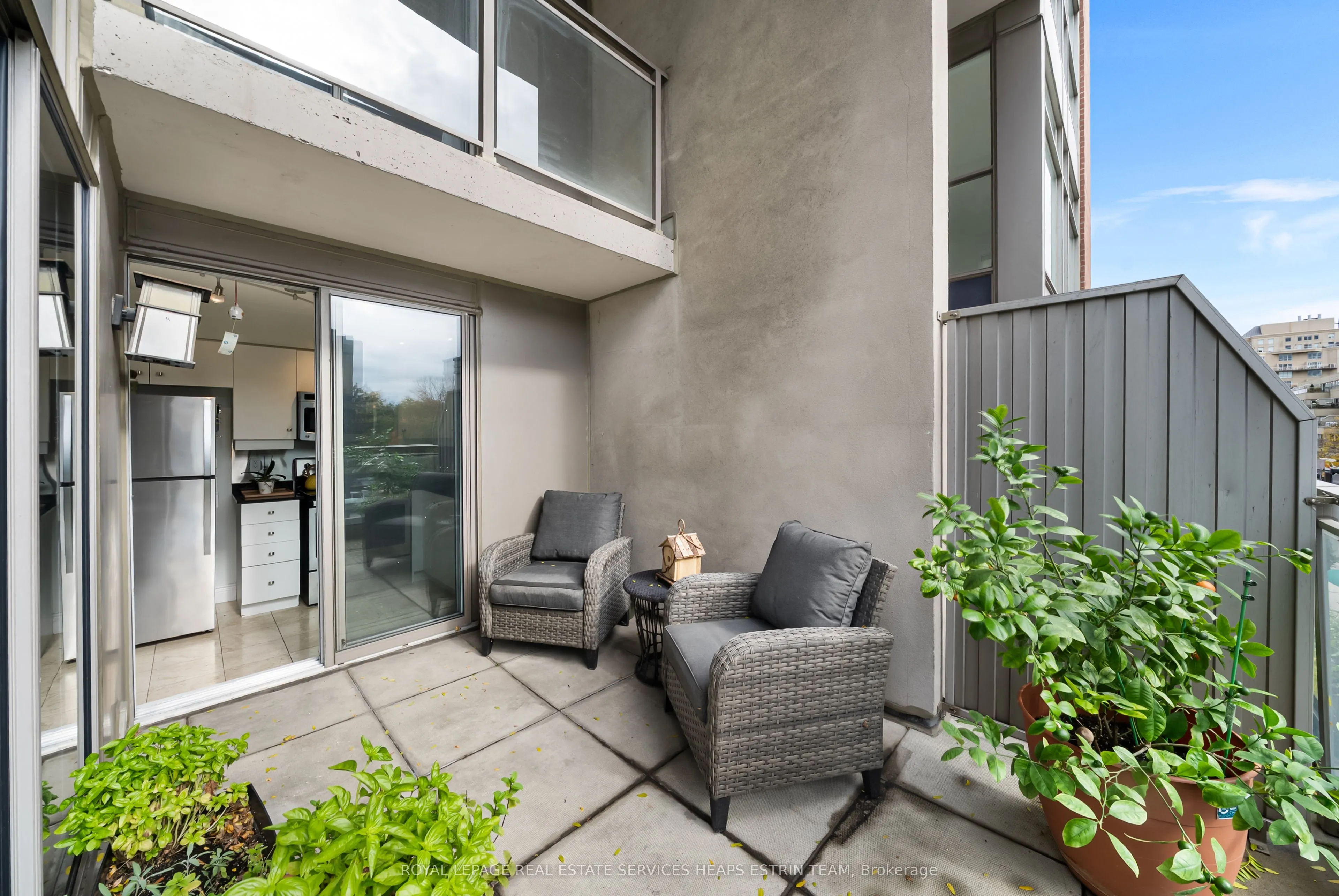 18 Merton Street, #302