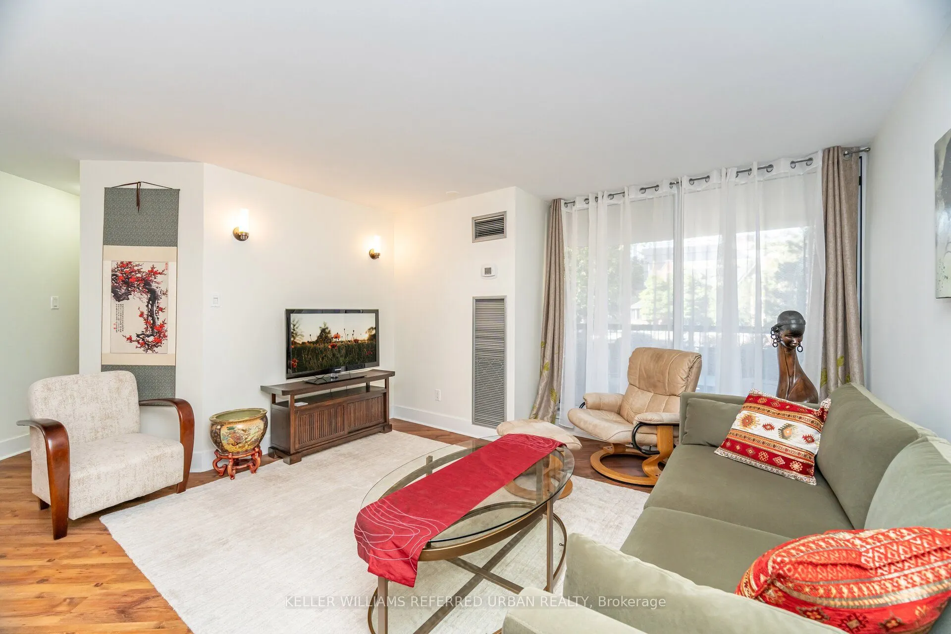 77 Maitland Place, #107