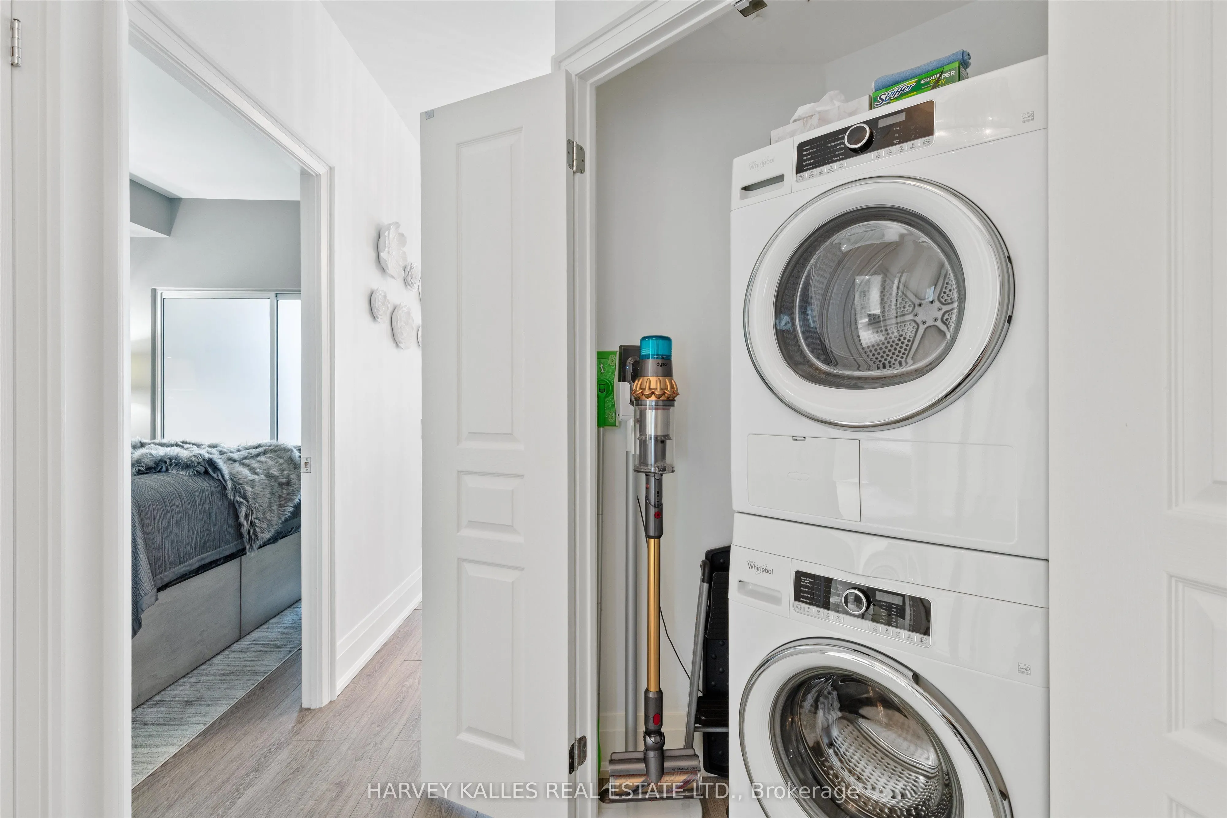 1121 Bay Street, #1205