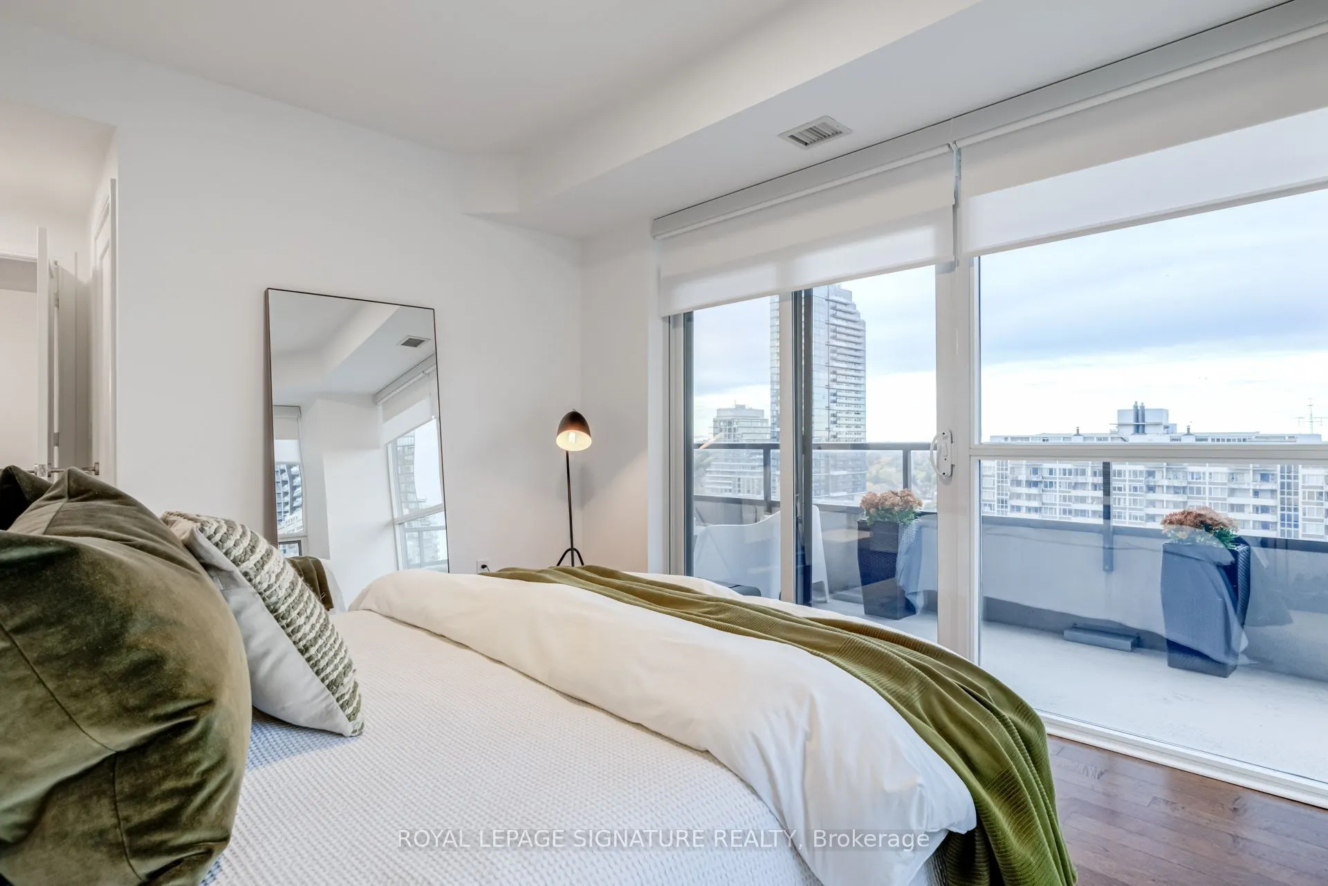 25 Broadway Avenue, #1303