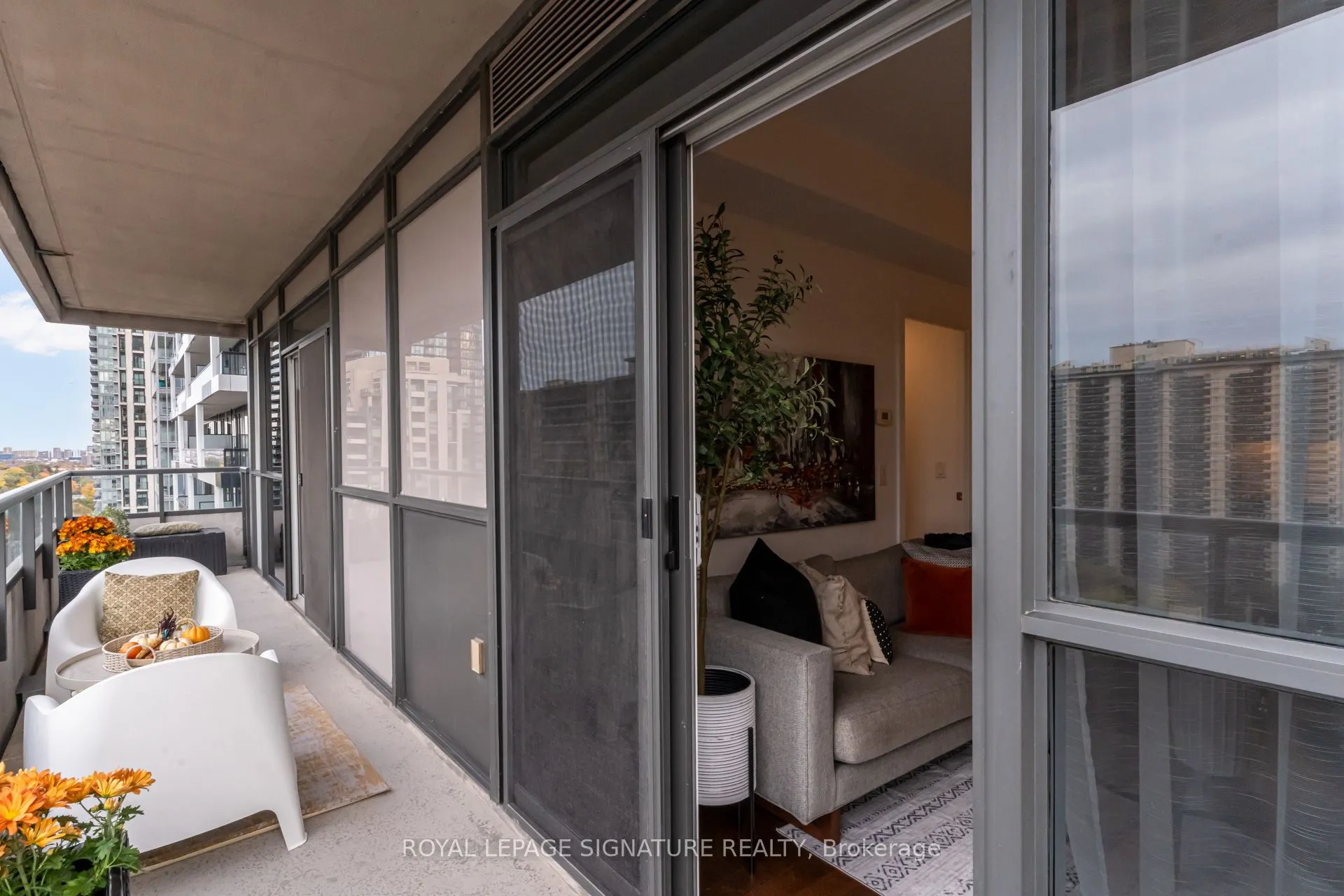 25 Broadway Avenue, #1303