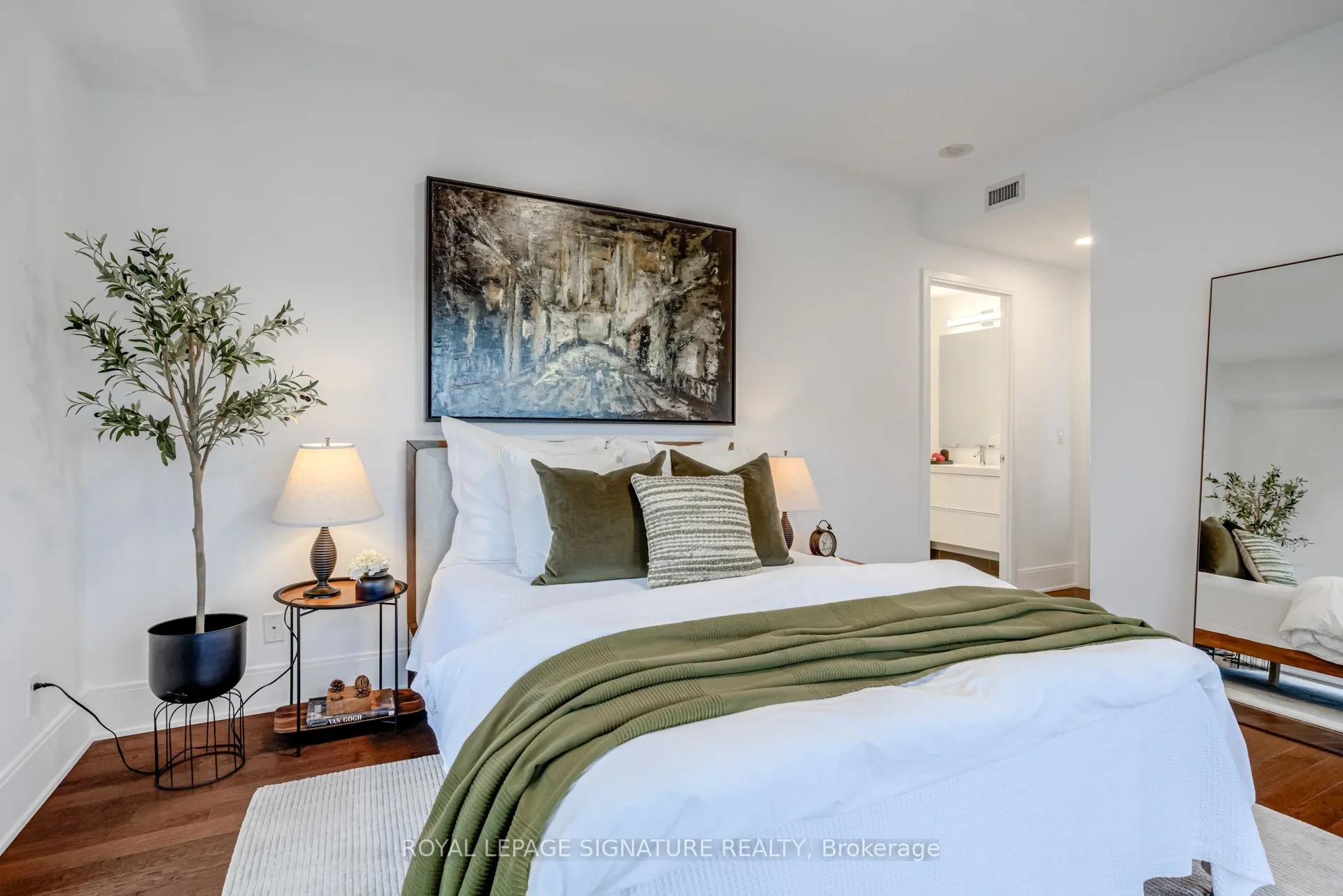 25 Broadway Avenue, #1303