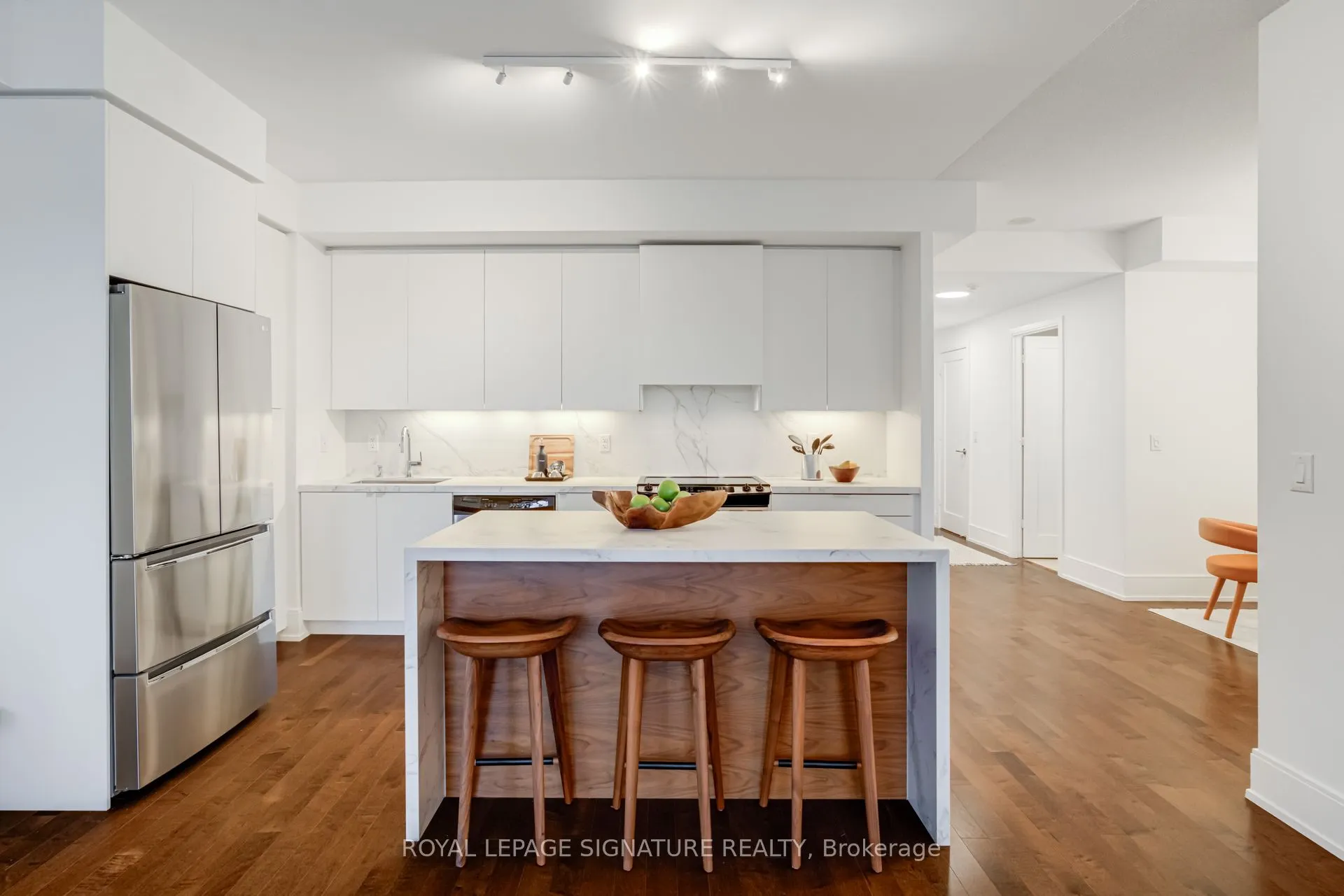 25 Broadway Avenue, #1303