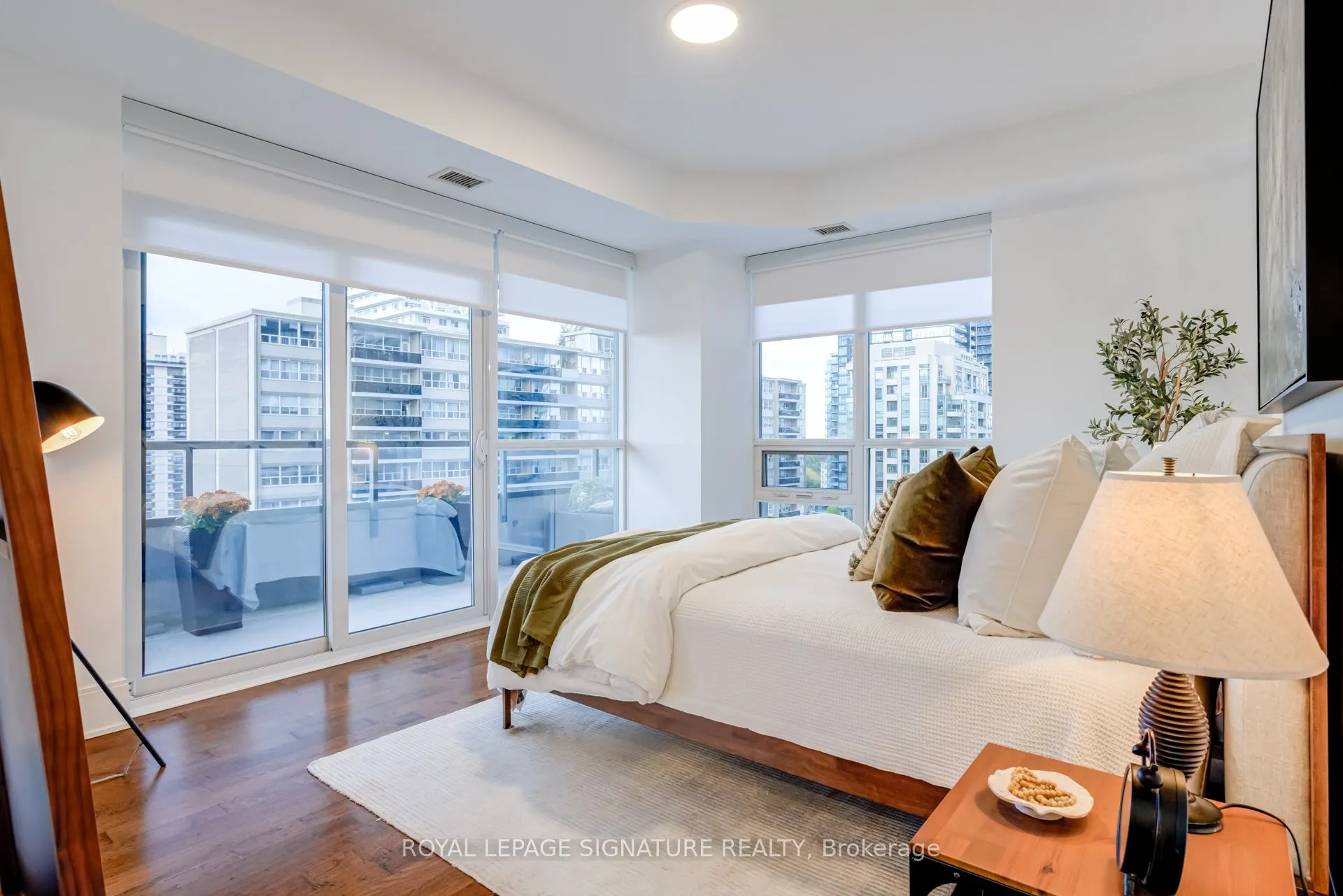 25 Broadway Avenue, #1303