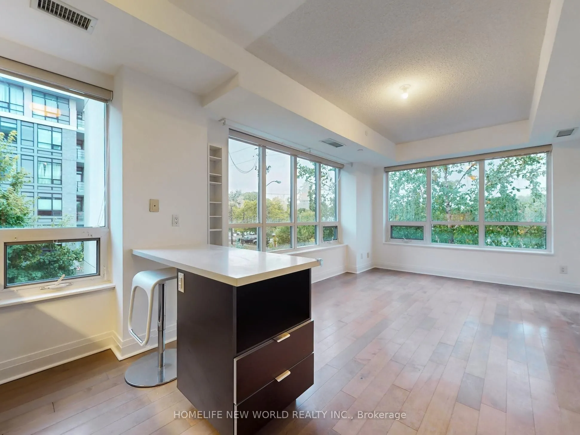 399 Spring Garden Avenue, #208