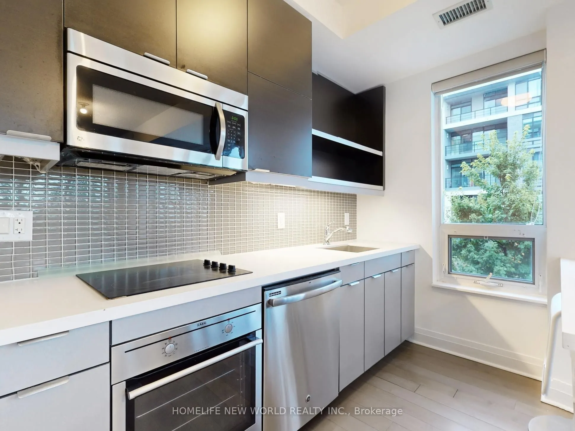 399 Spring Garden Avenue, #208