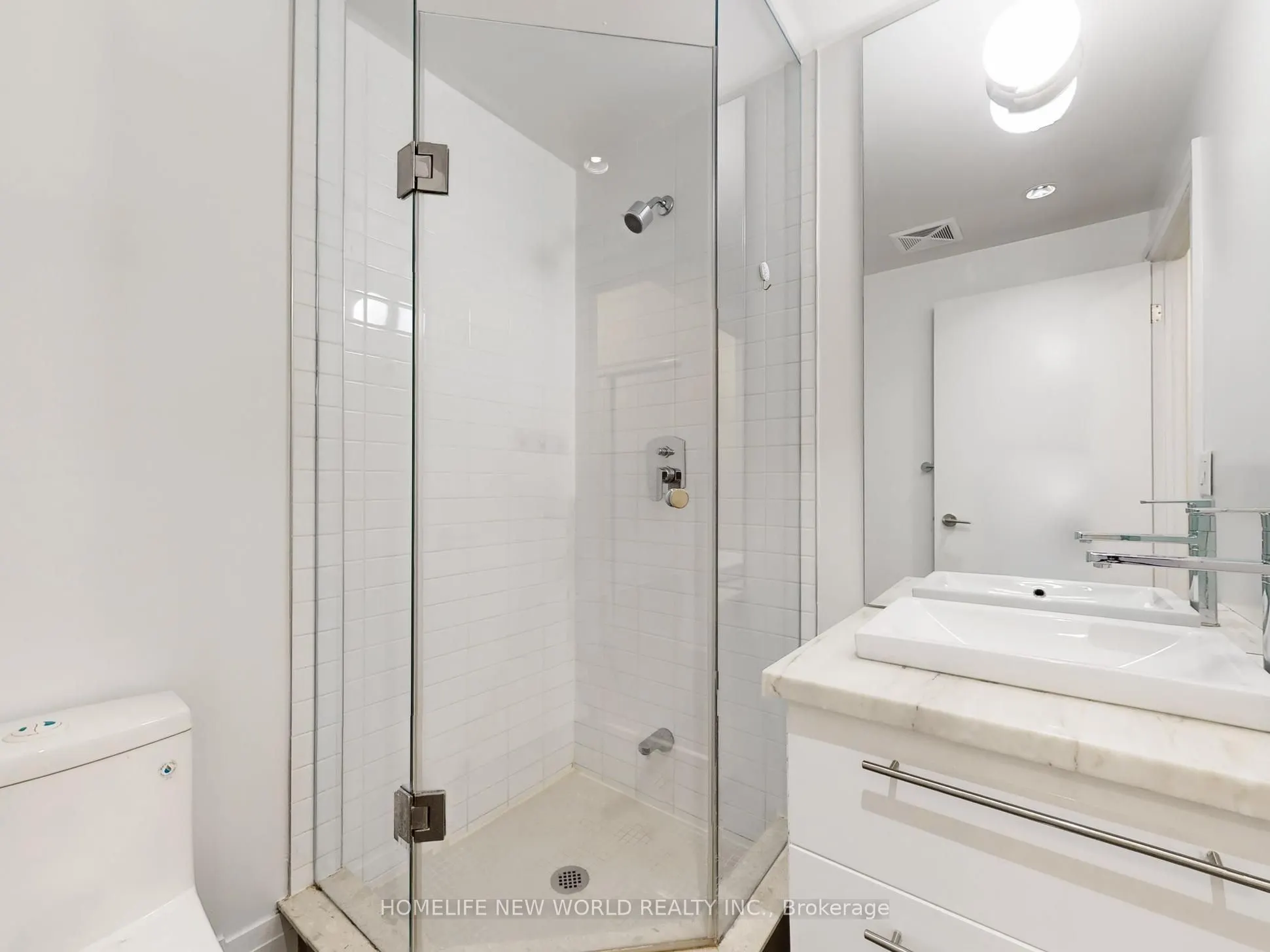 399 Spring Garden Avenue, #208