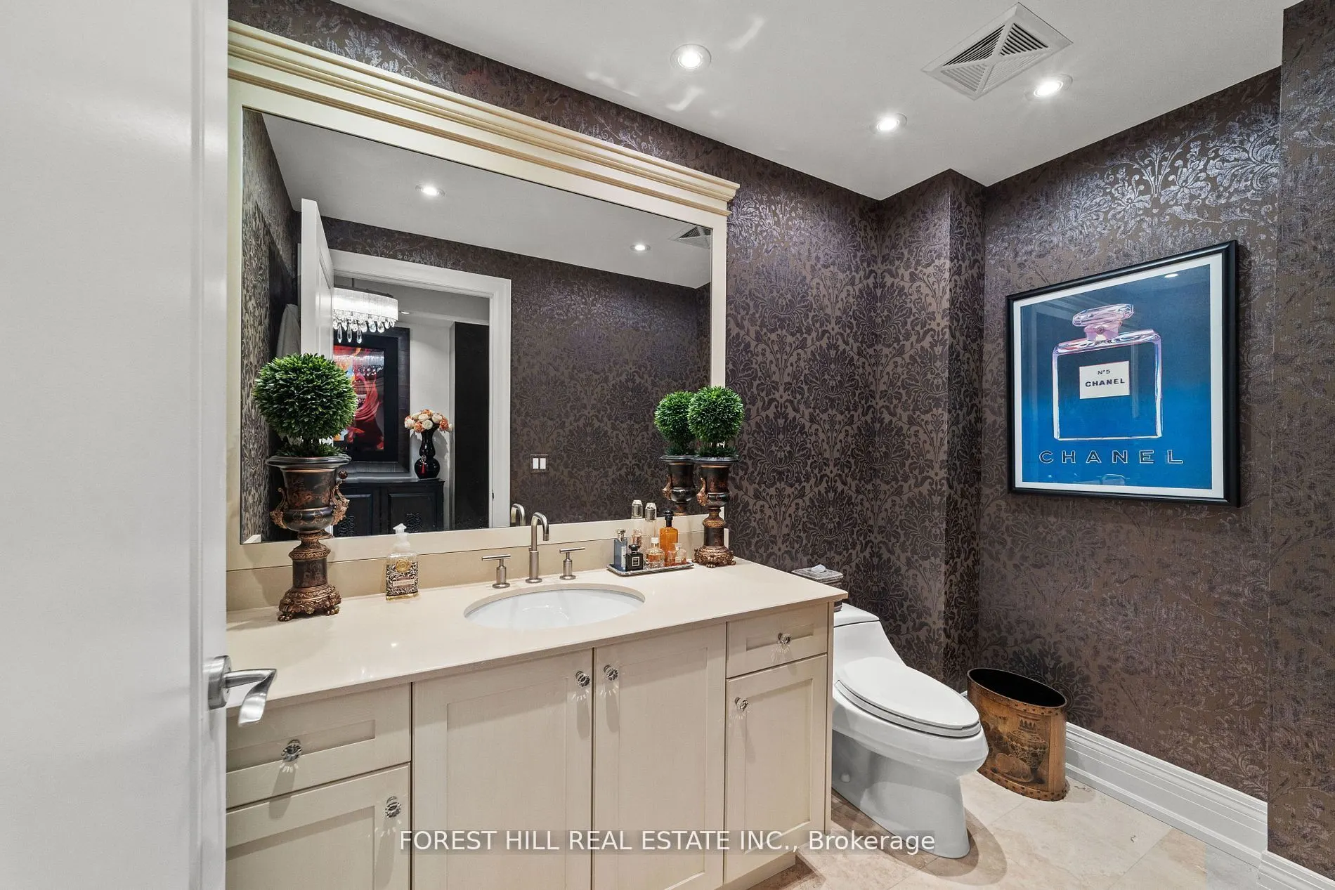 68 Yorkville Avenue, #1001