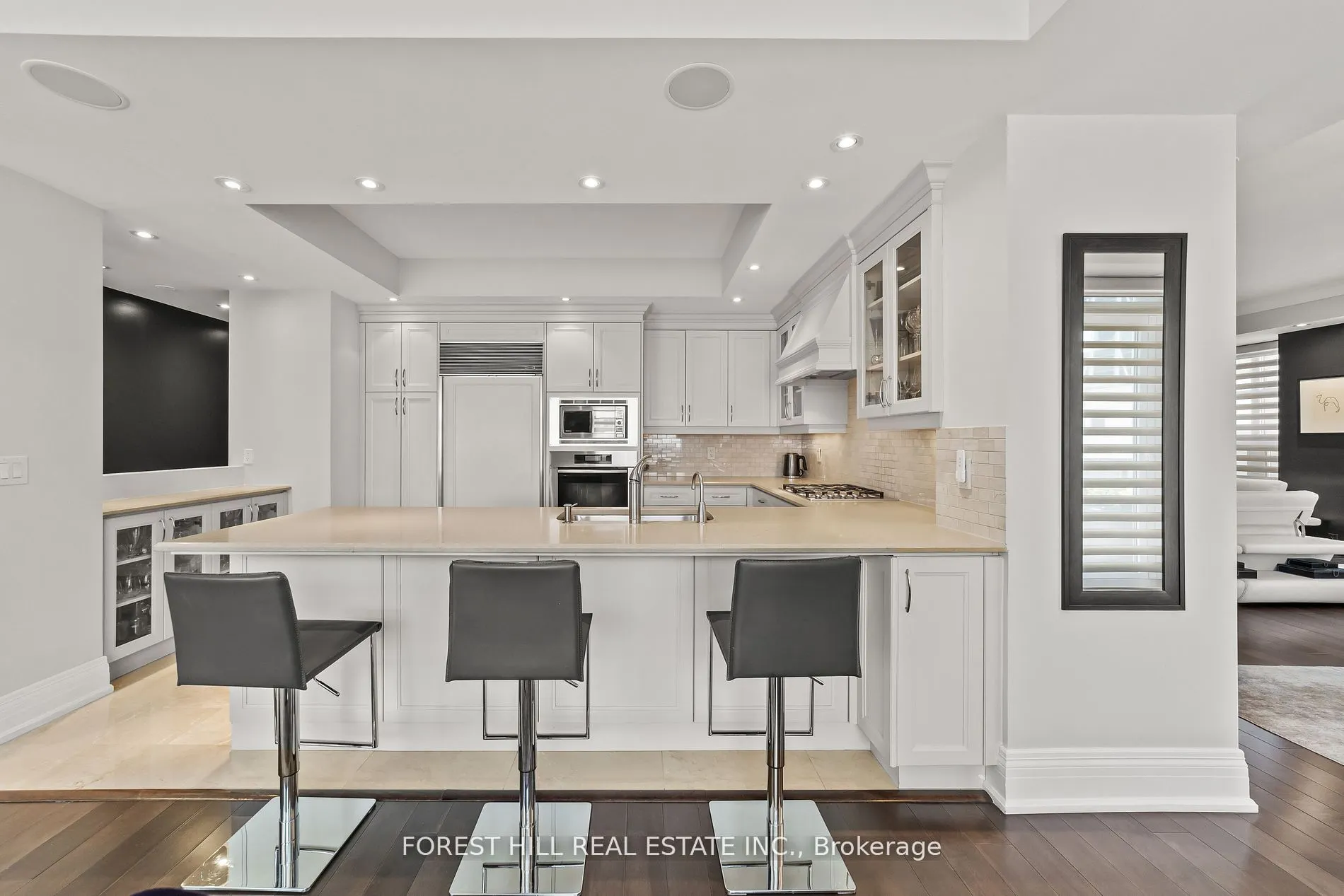 68 Yorkville Avenue, #1001