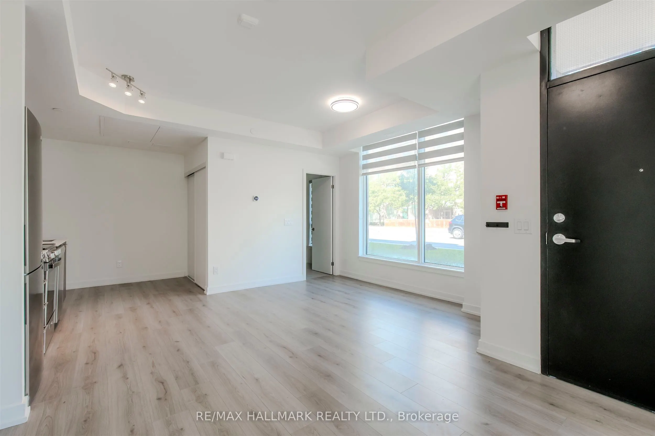 35-851 Sheppard Avenue W, #2nd floor