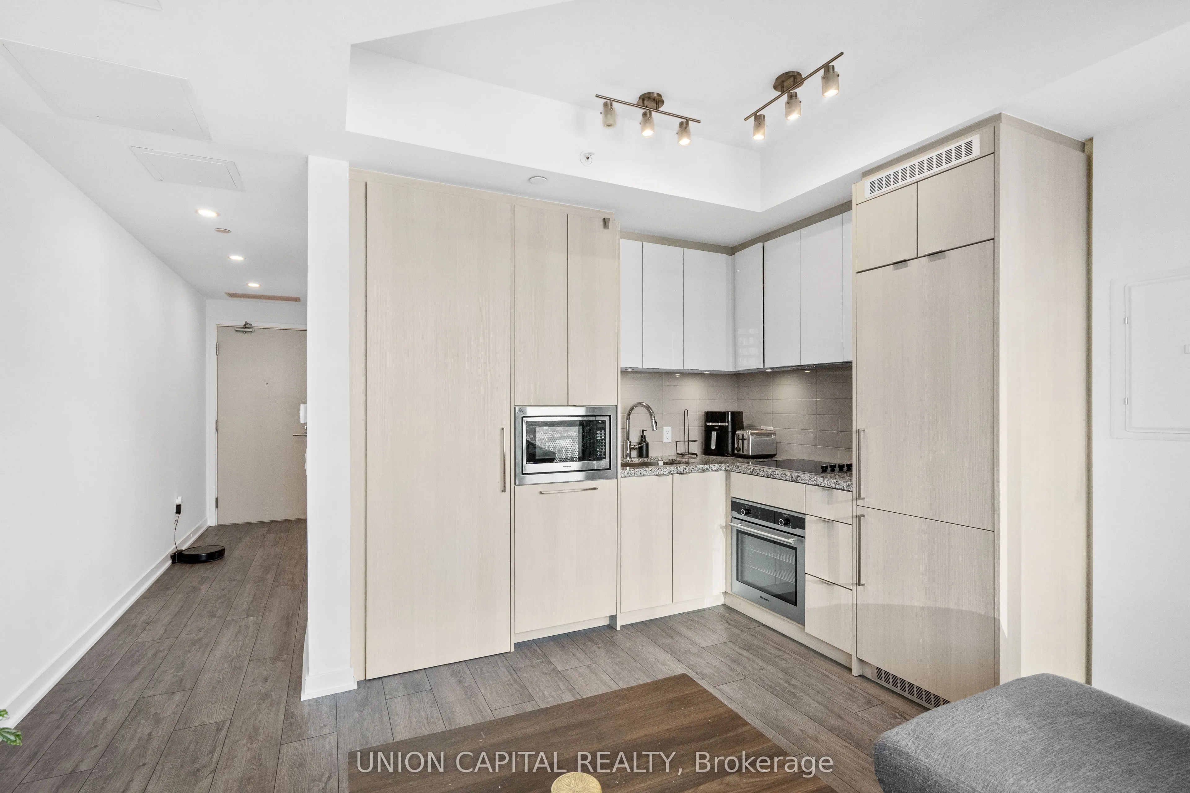 115 Blue Jays Way, #4209