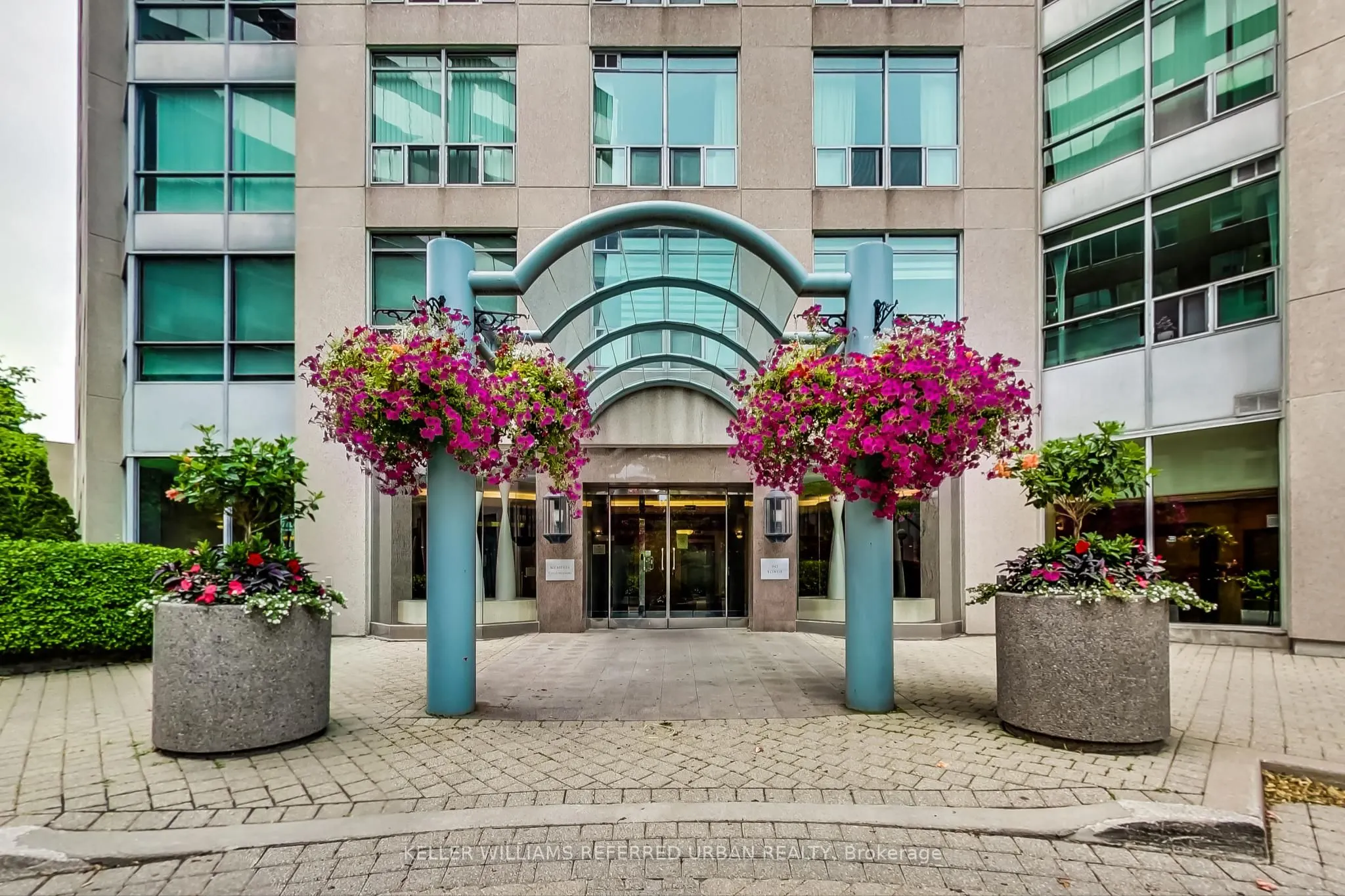 942 Yonge Street, #607