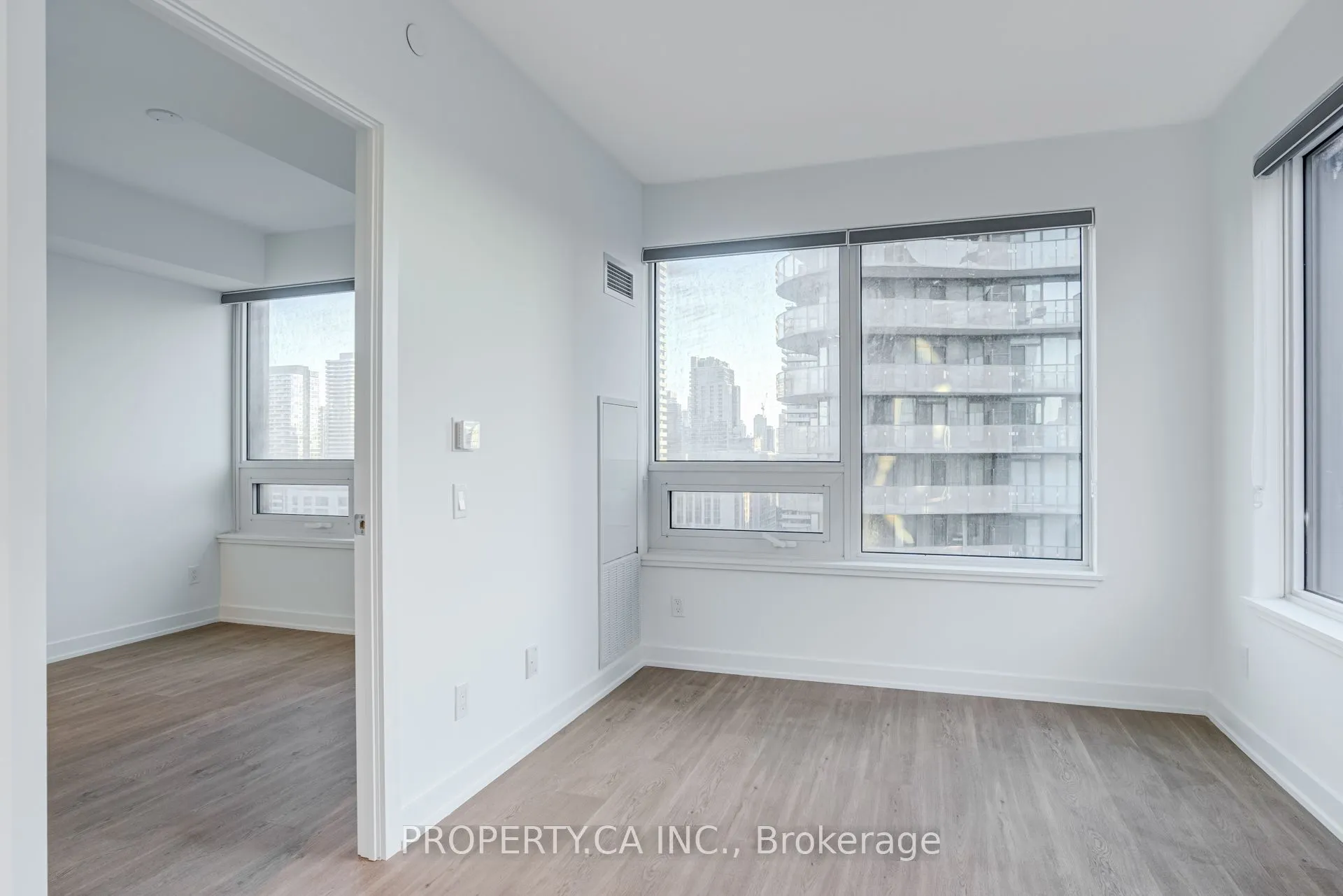 8 Wellesley Street W, #2116