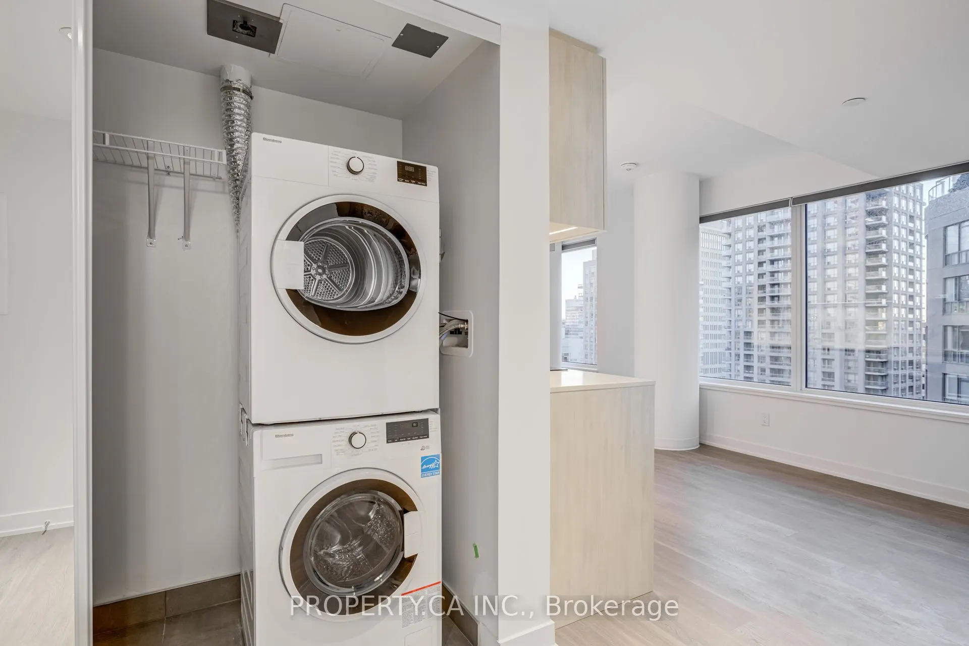 8 Wellesley Street W, #2116