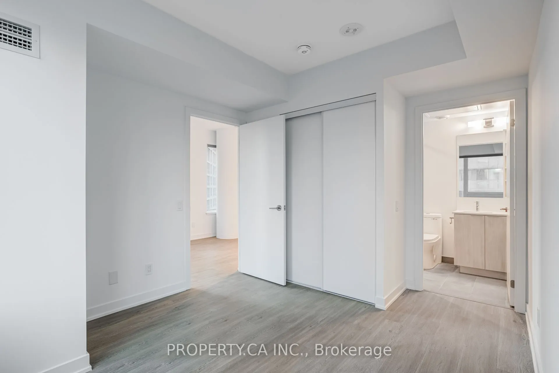 8 Wellesley Street W, #2116