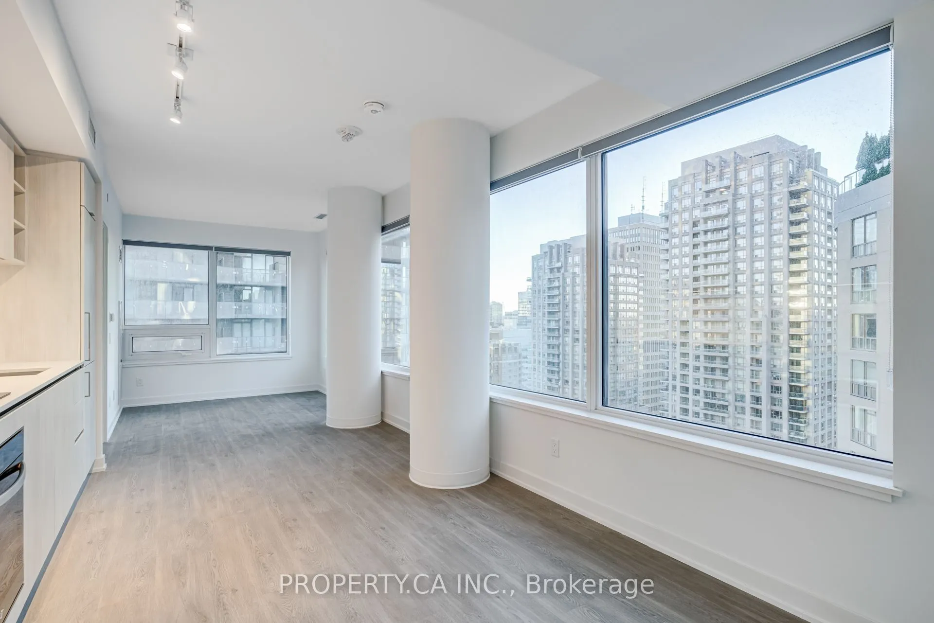 8 Wellesley Street W, #2116