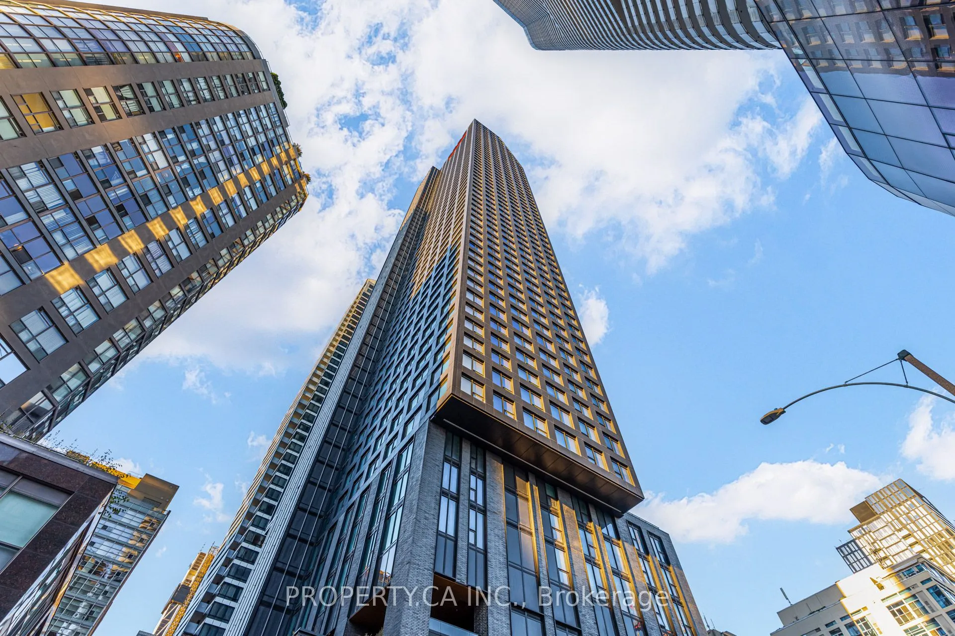 8 Wellesley Street W, #2116