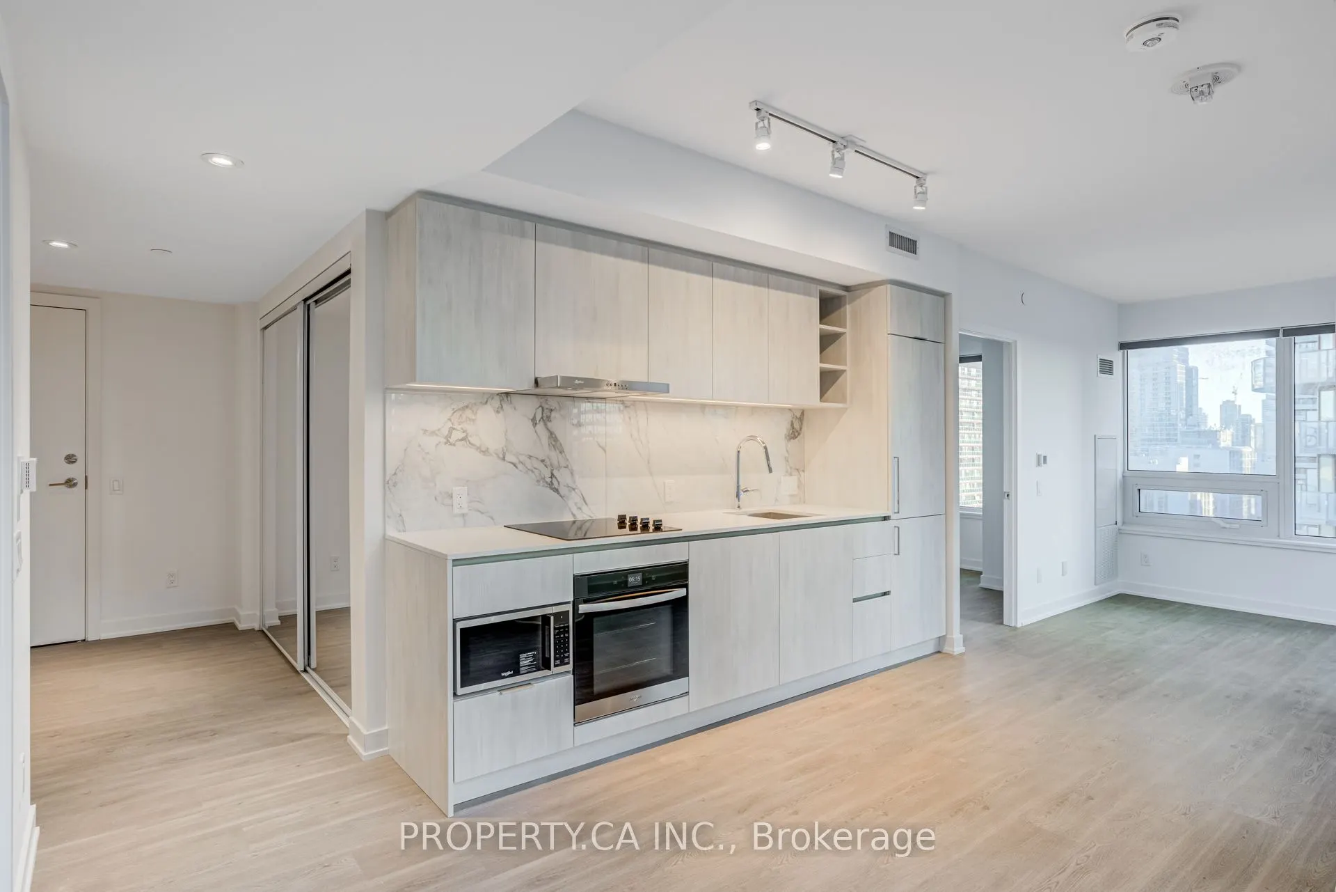 8 Wellesley Street W, #2116