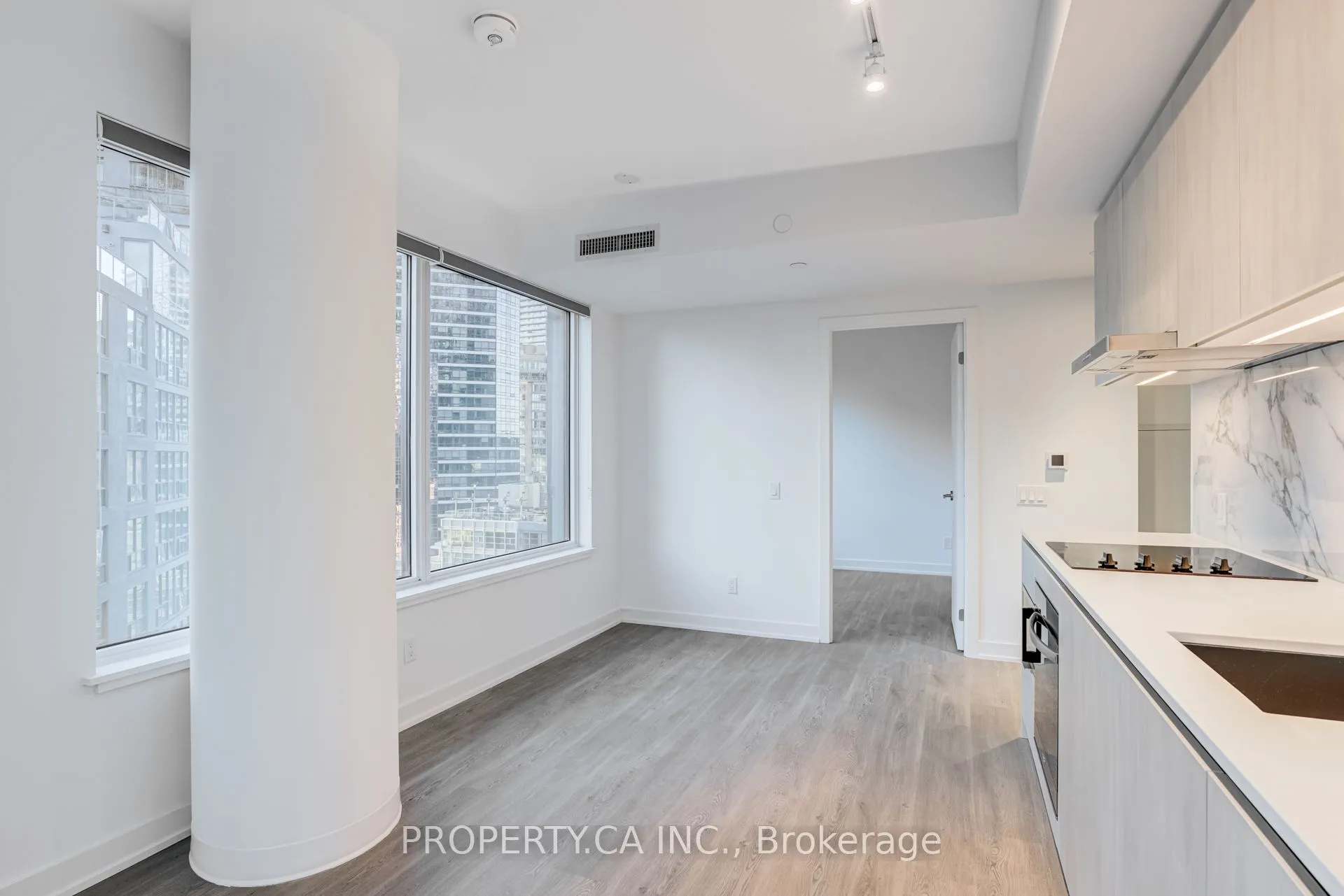 8 Wellesley Street W, #2116