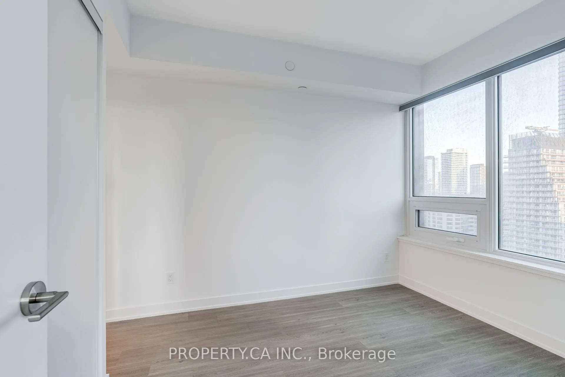 8 Wellesley Street W, #2116