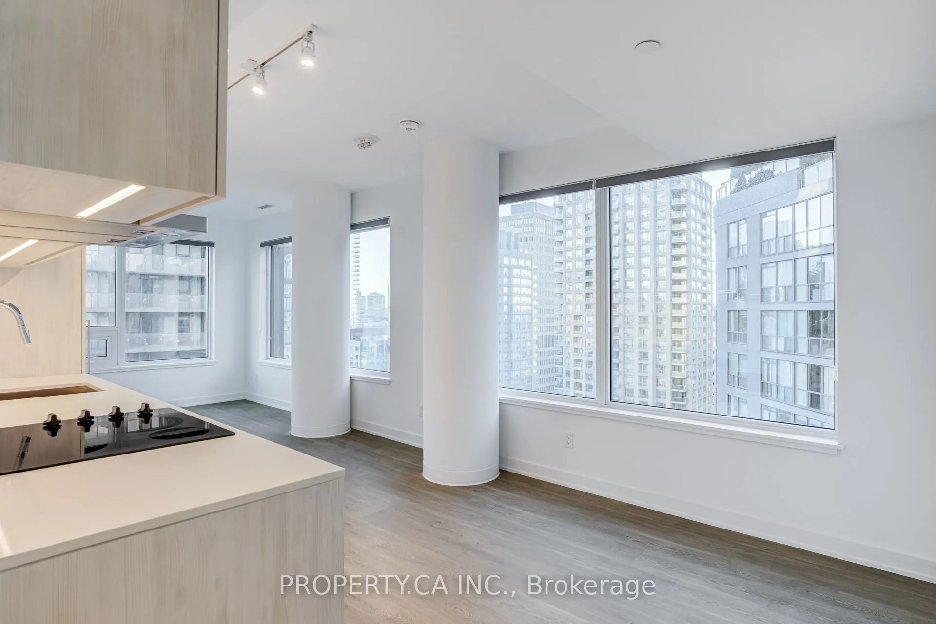 8 Wellesley Street W, #2116