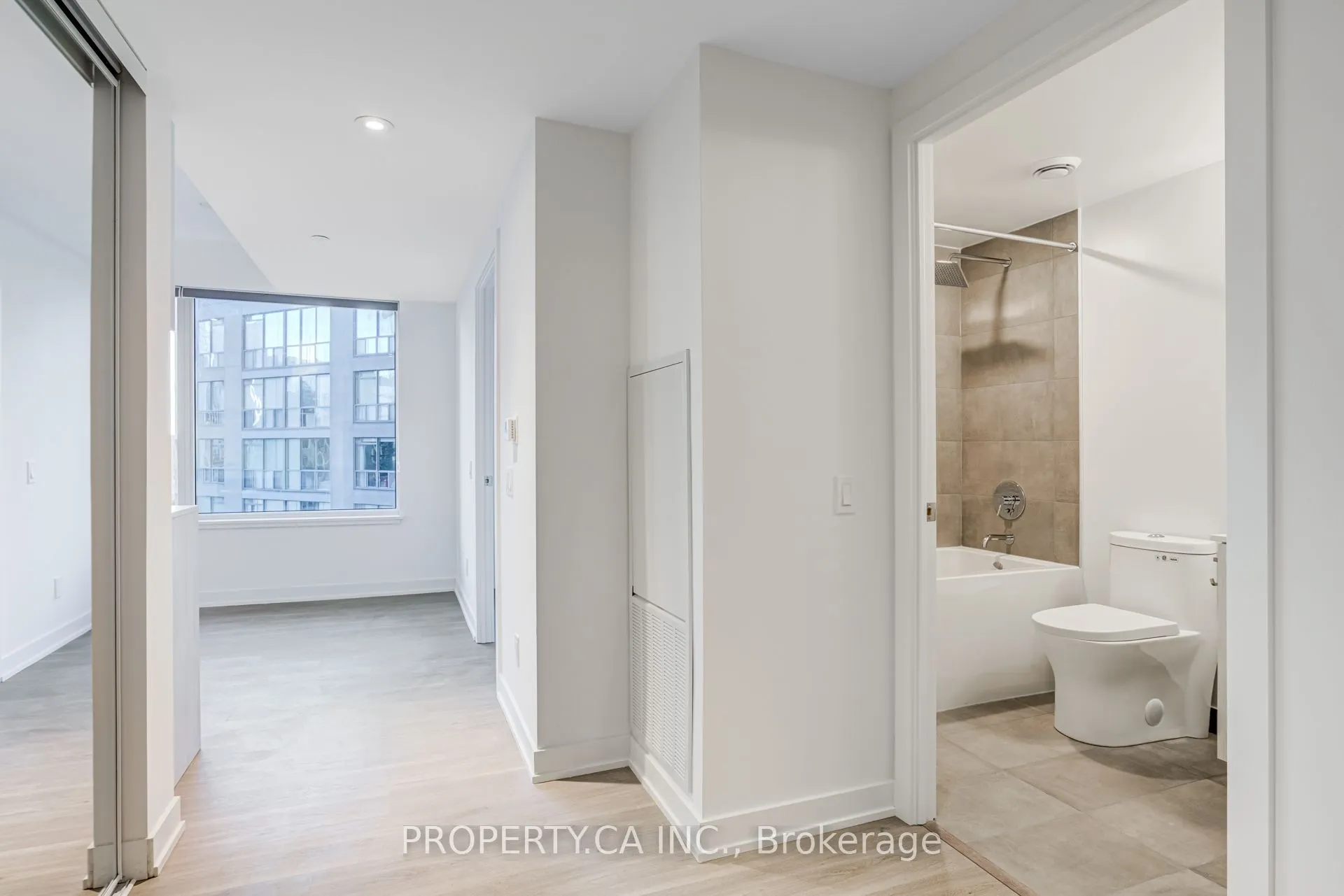 8 Wellesley Street W, #2116