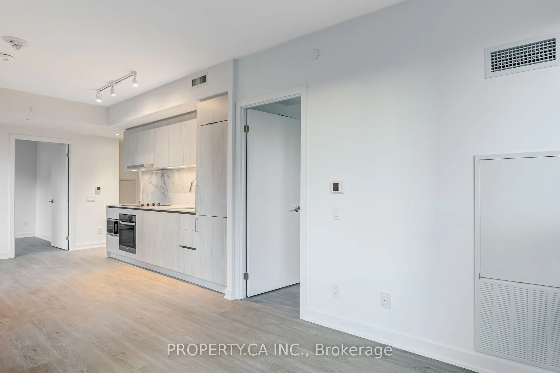 8 Wellesley Street W, #2116