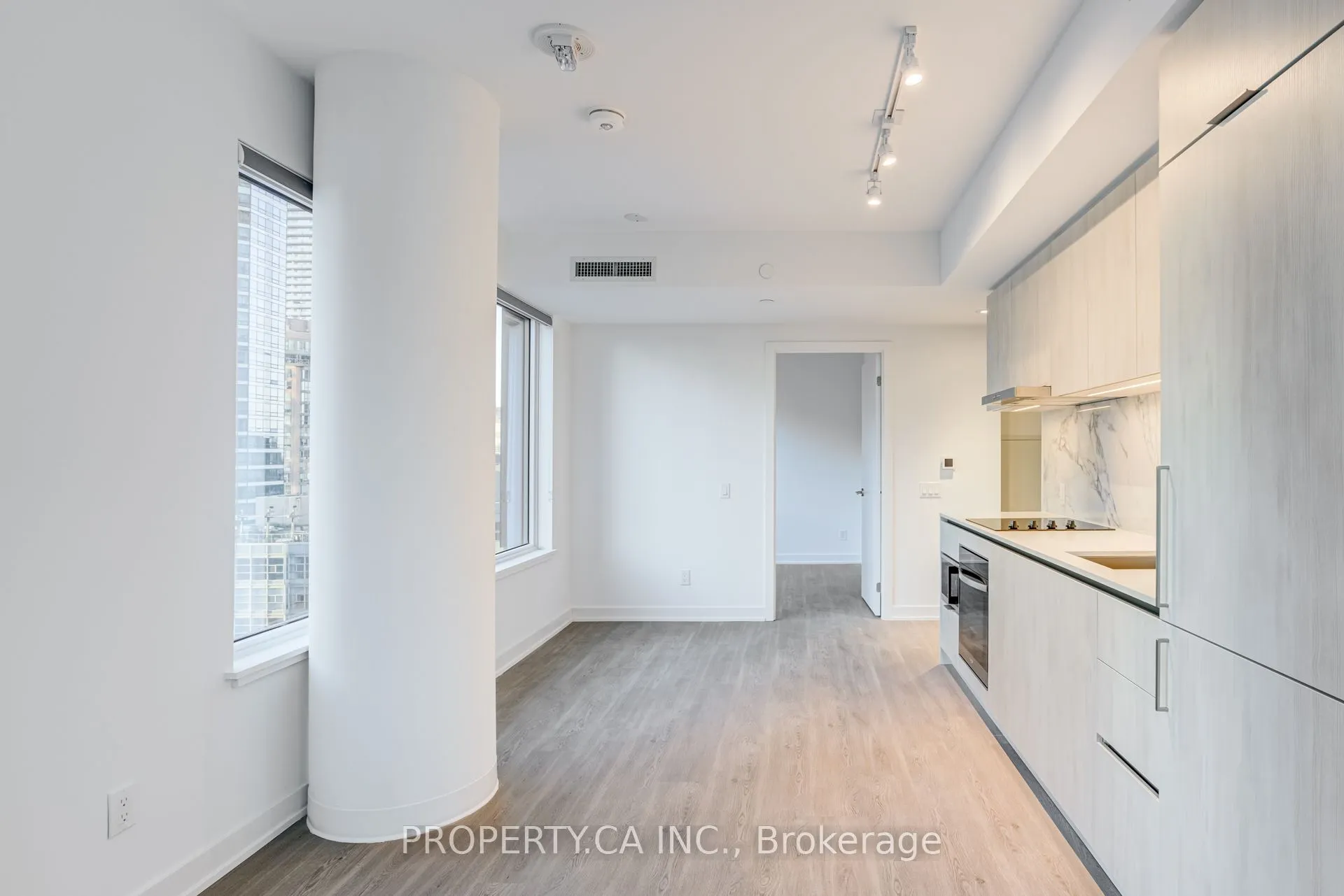 8 Wellesley Street W, #2116