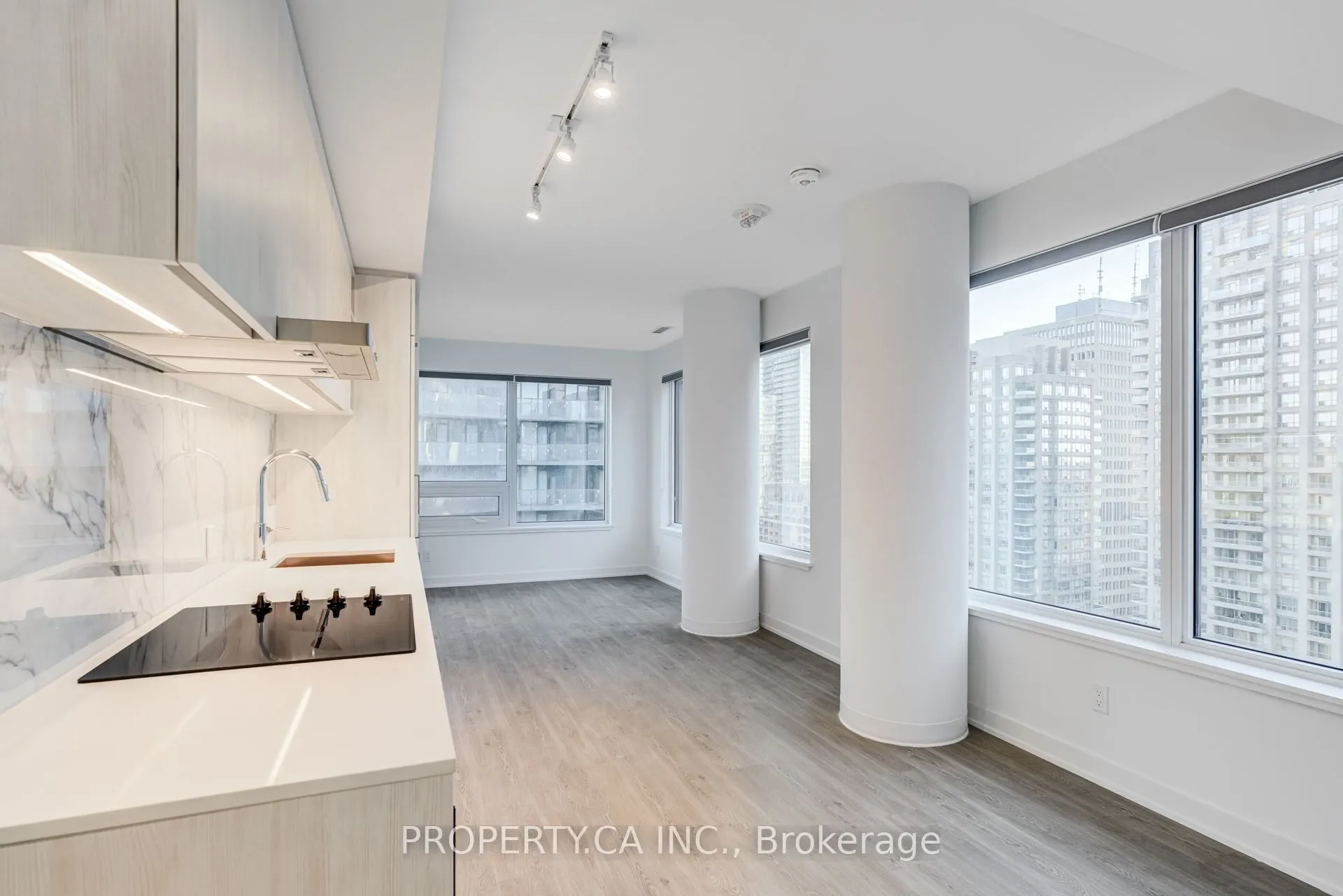 8 Wellesley Street W, #2116