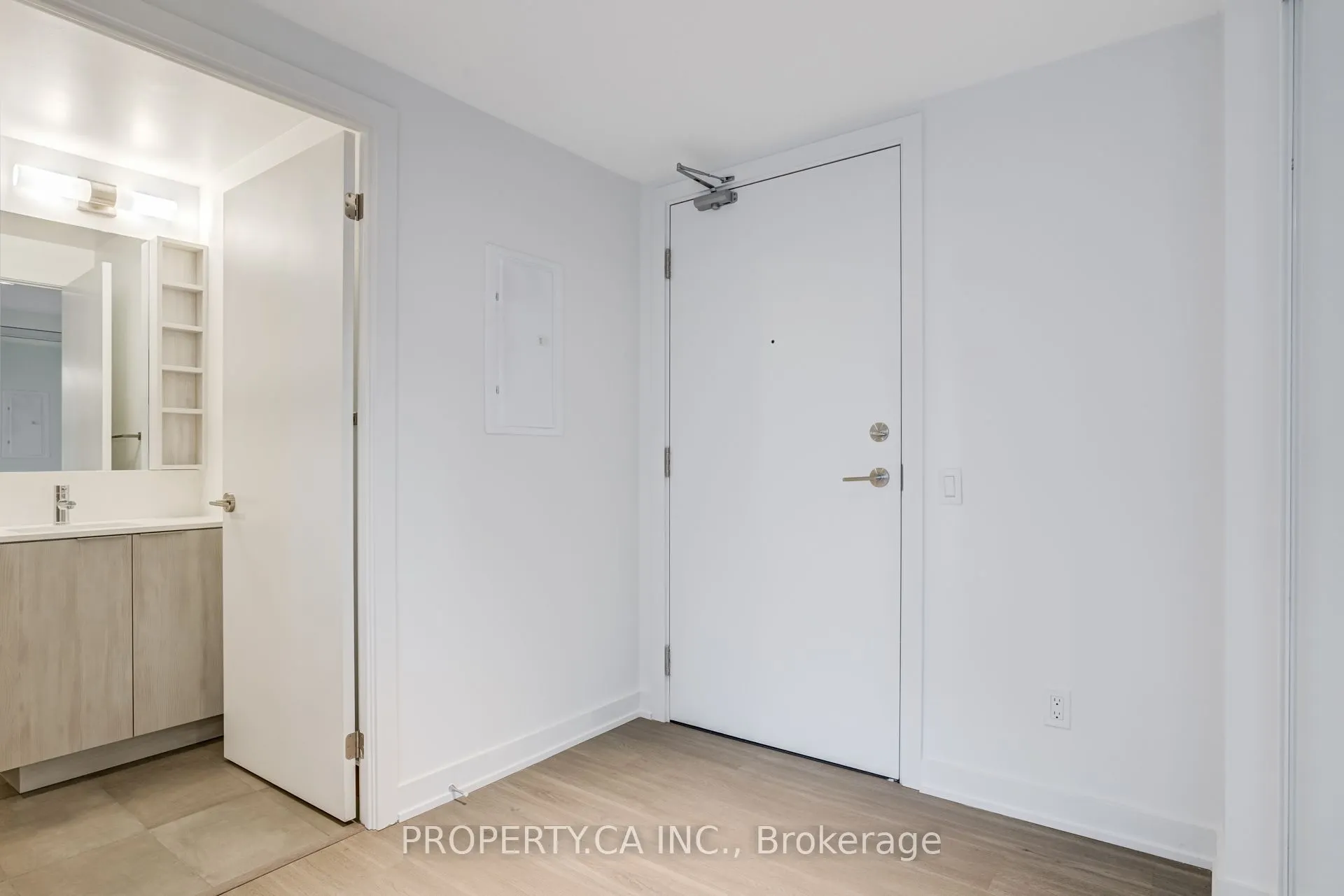 8 Wellesley Street W, #2116