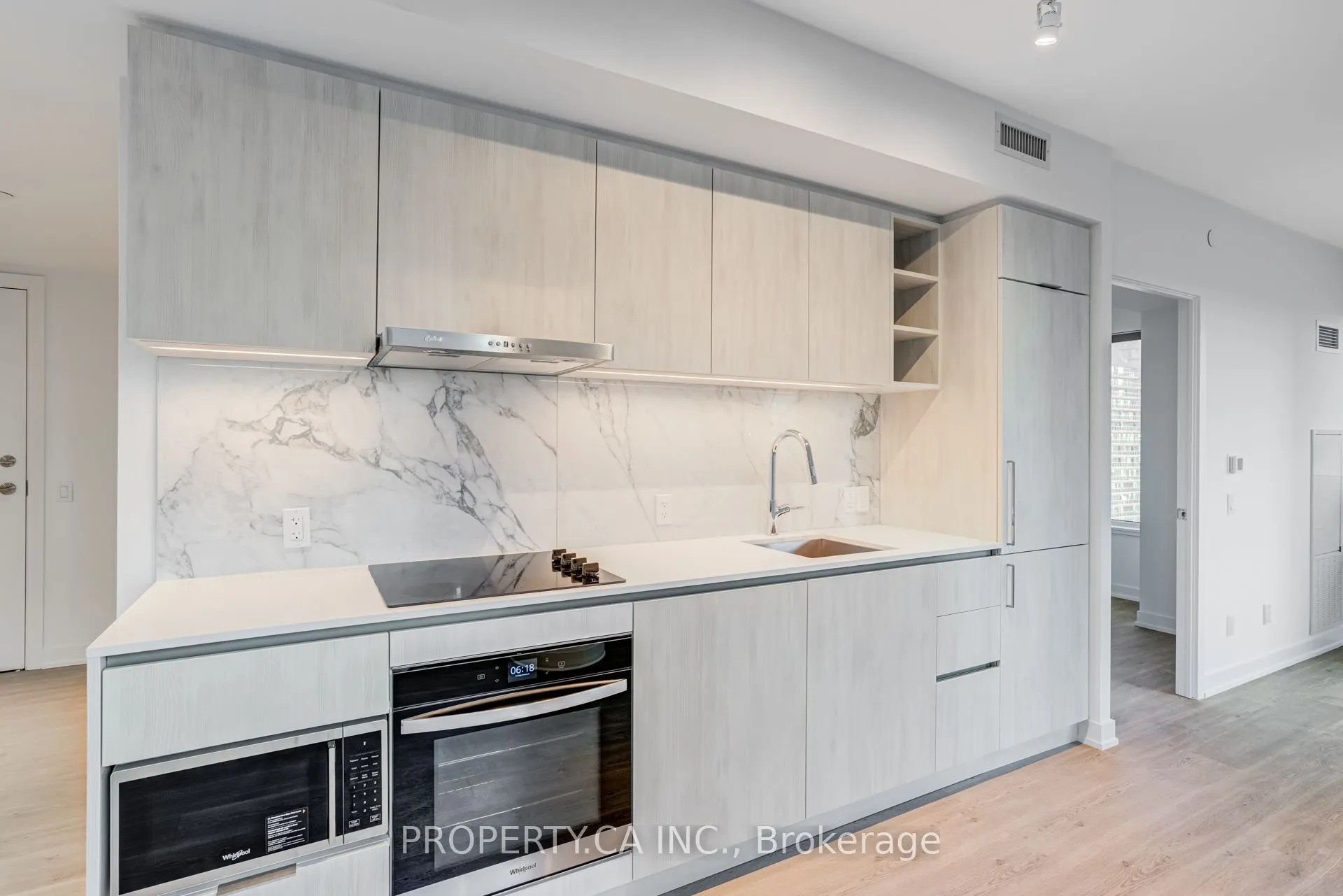 8 Wellesley Street W, #2116