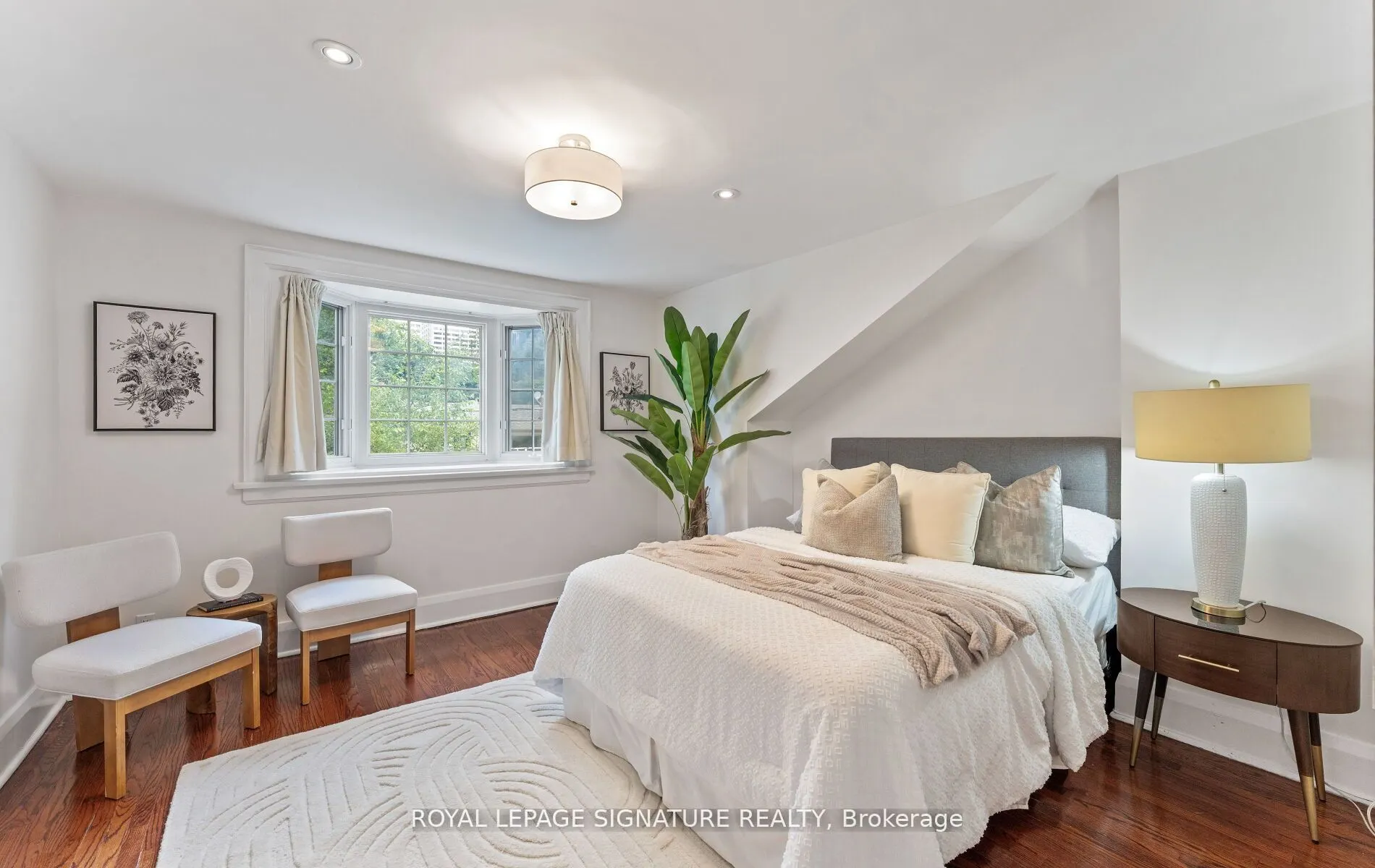 45 Hillsdale Avenue W