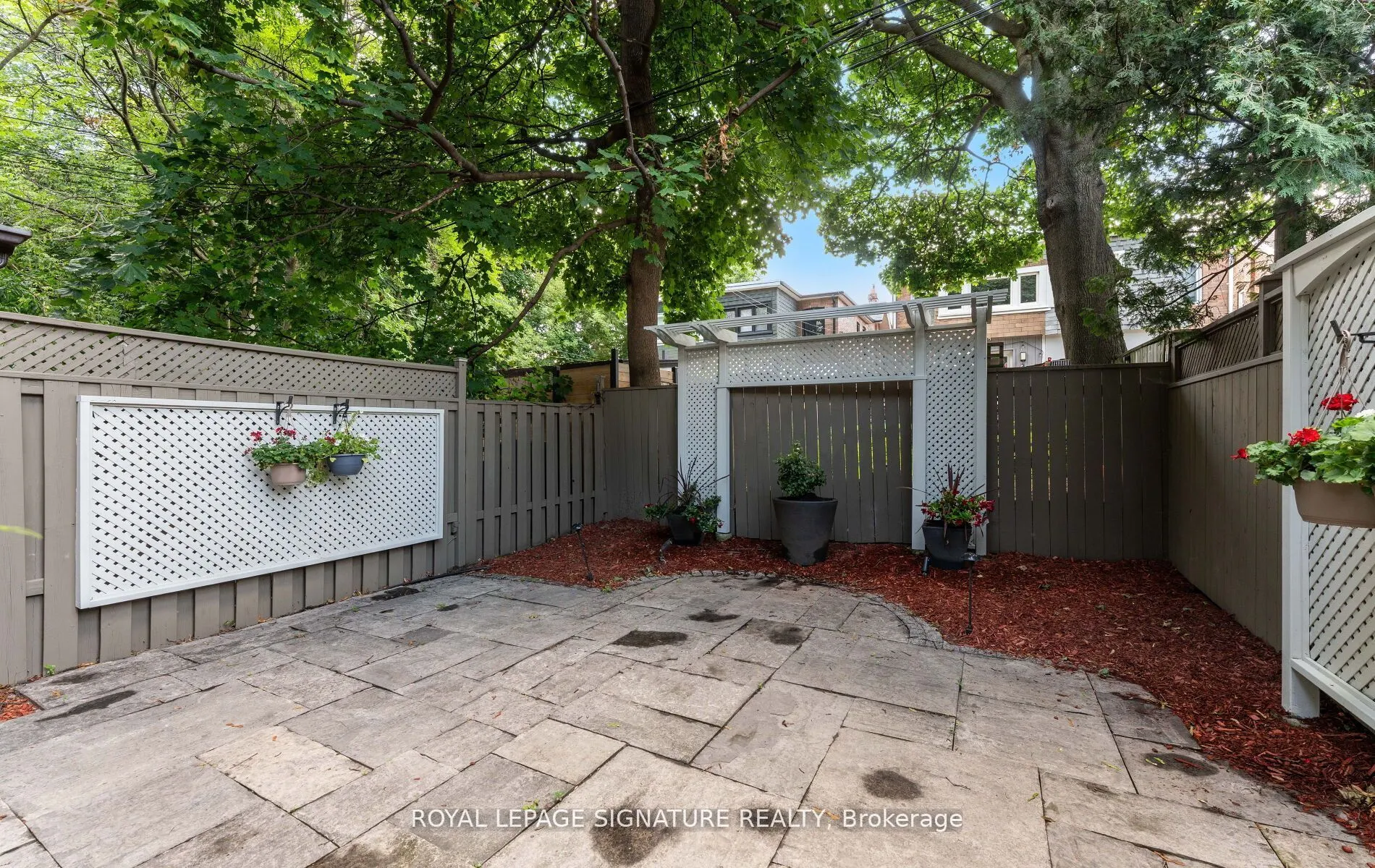 45 Hillsdale Avenue W