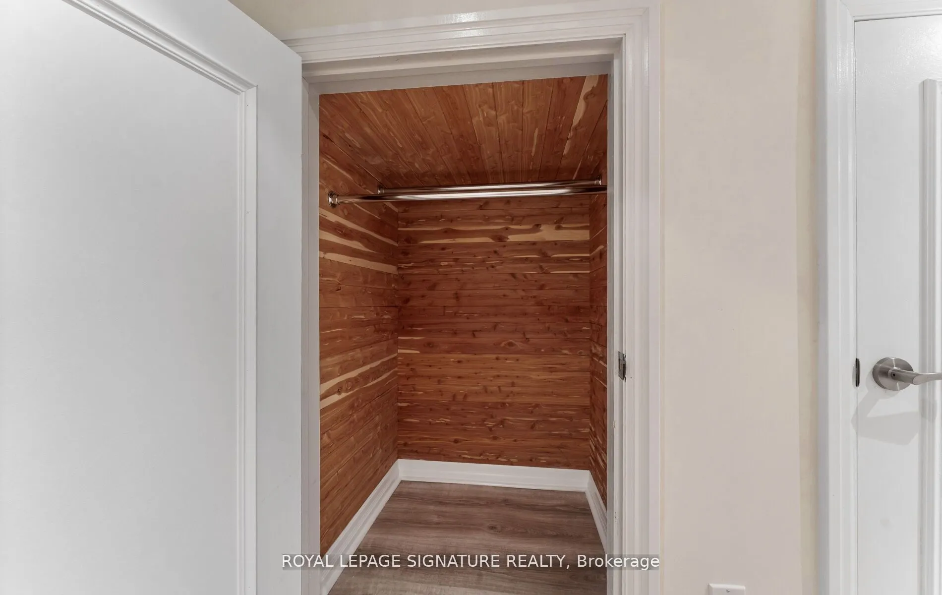 45 Hillsdale Avenue W