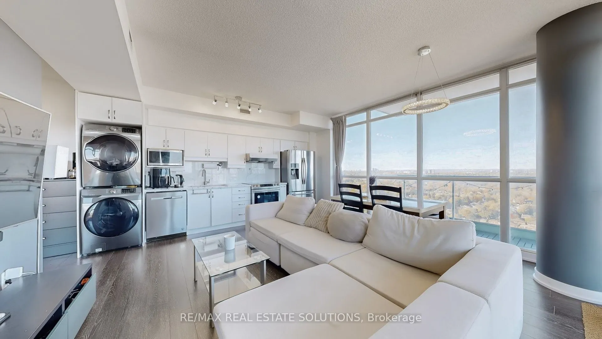 33 Singer Court, #3102