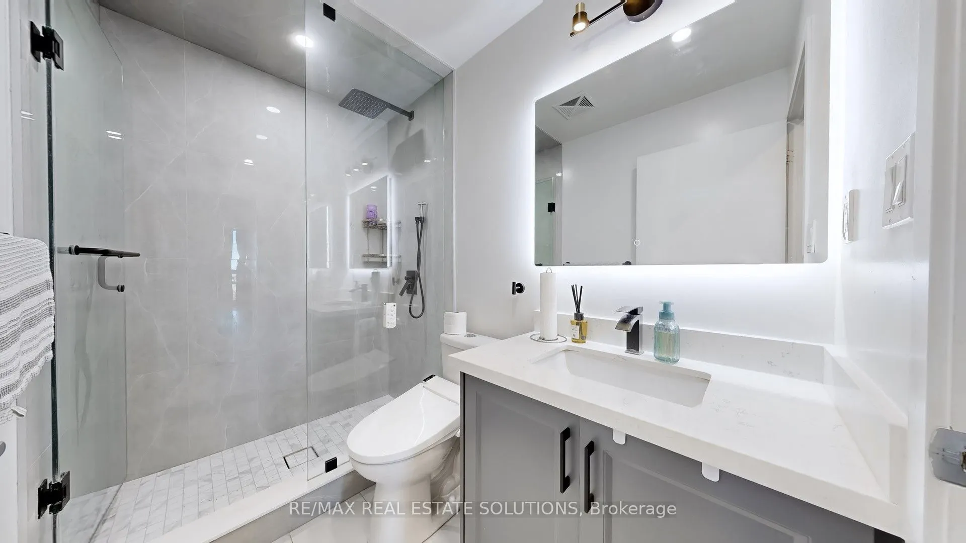 33 Singer Court, #3102