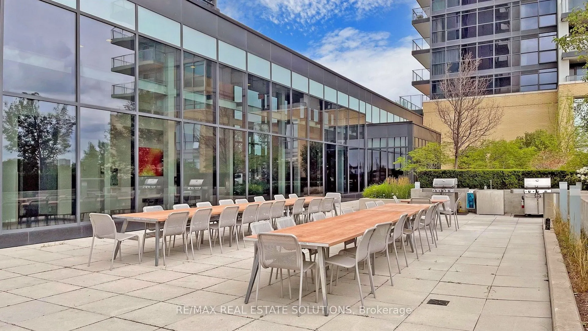 33 Singer Court, #3102