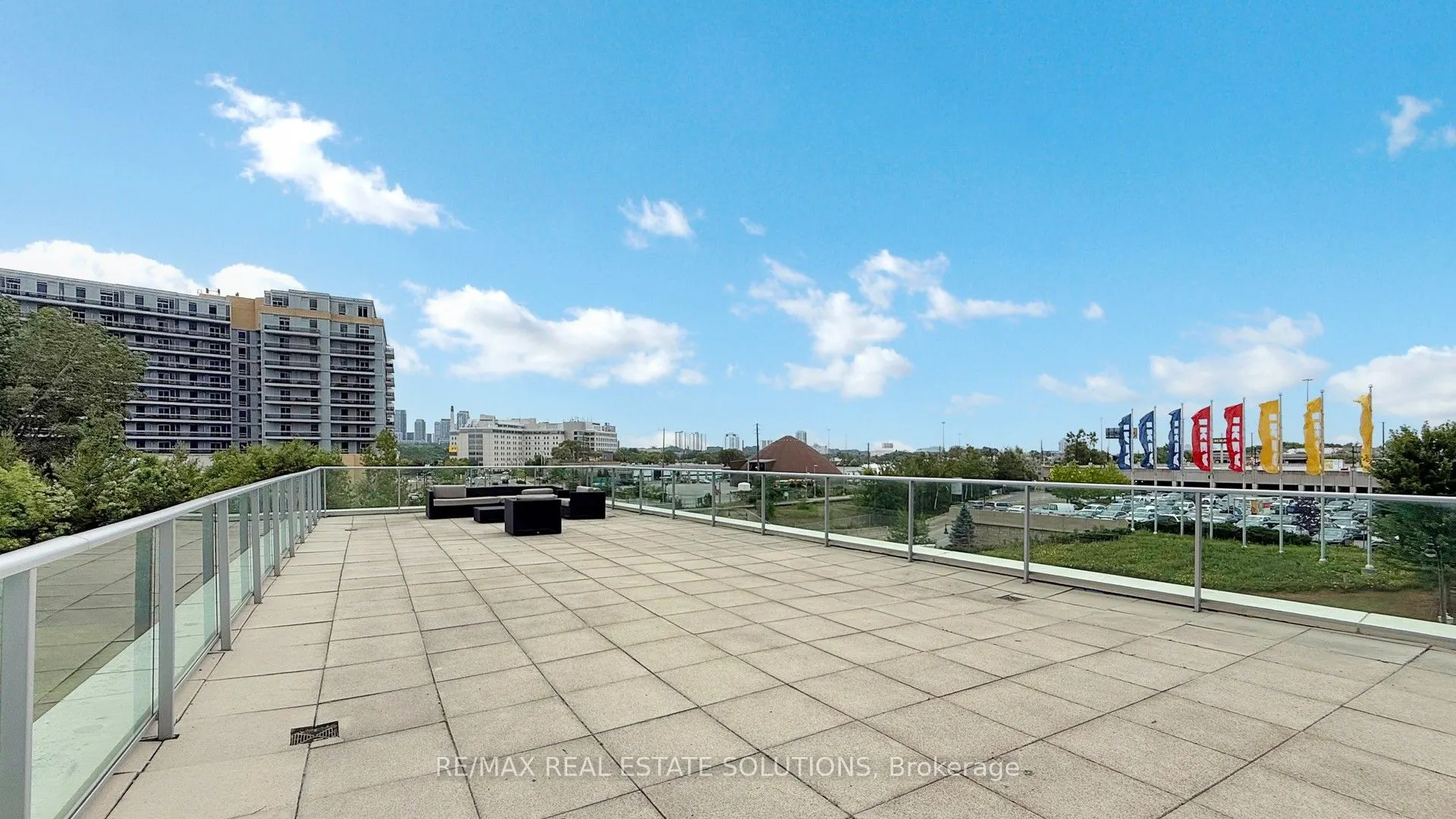 33 Singer Court, #3102