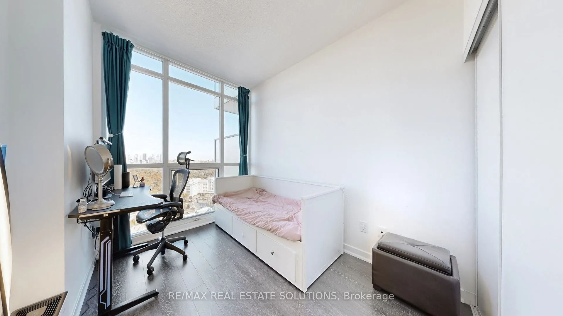 33 Singer Court, #3102