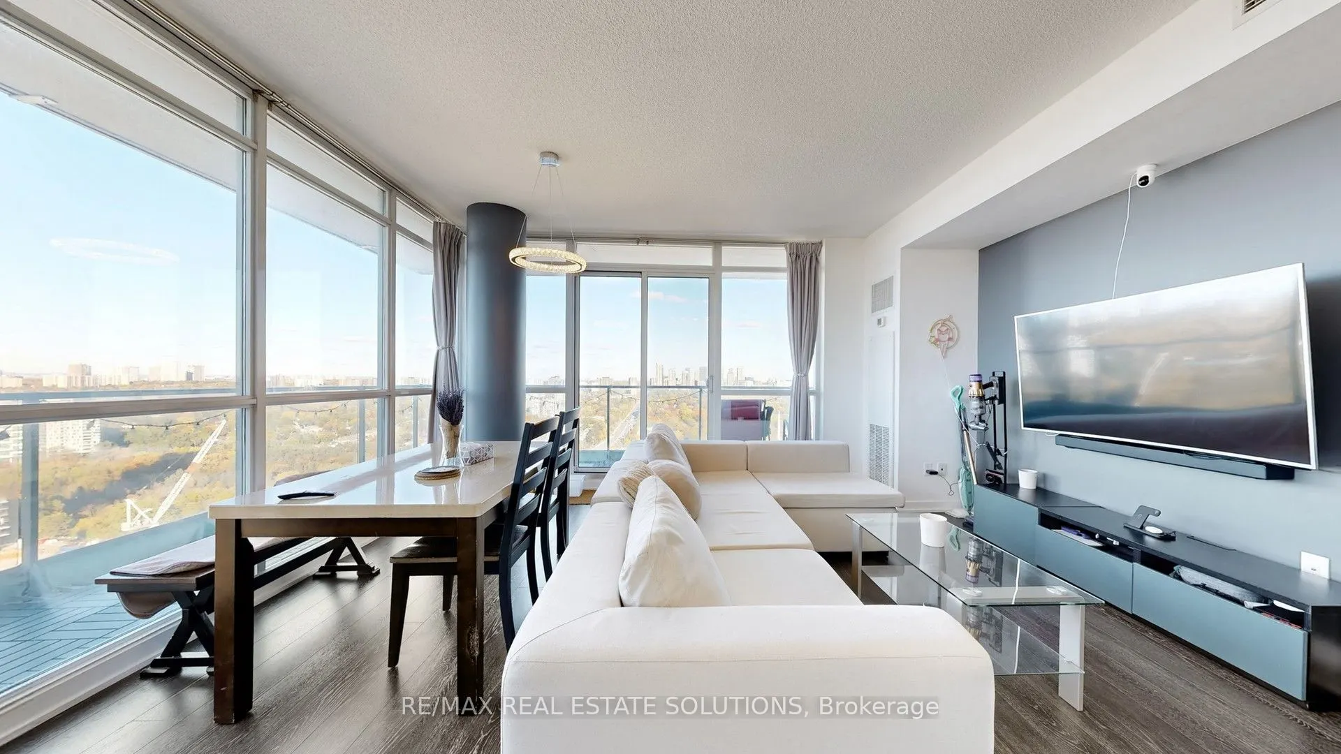 33 Singer Court, #3102