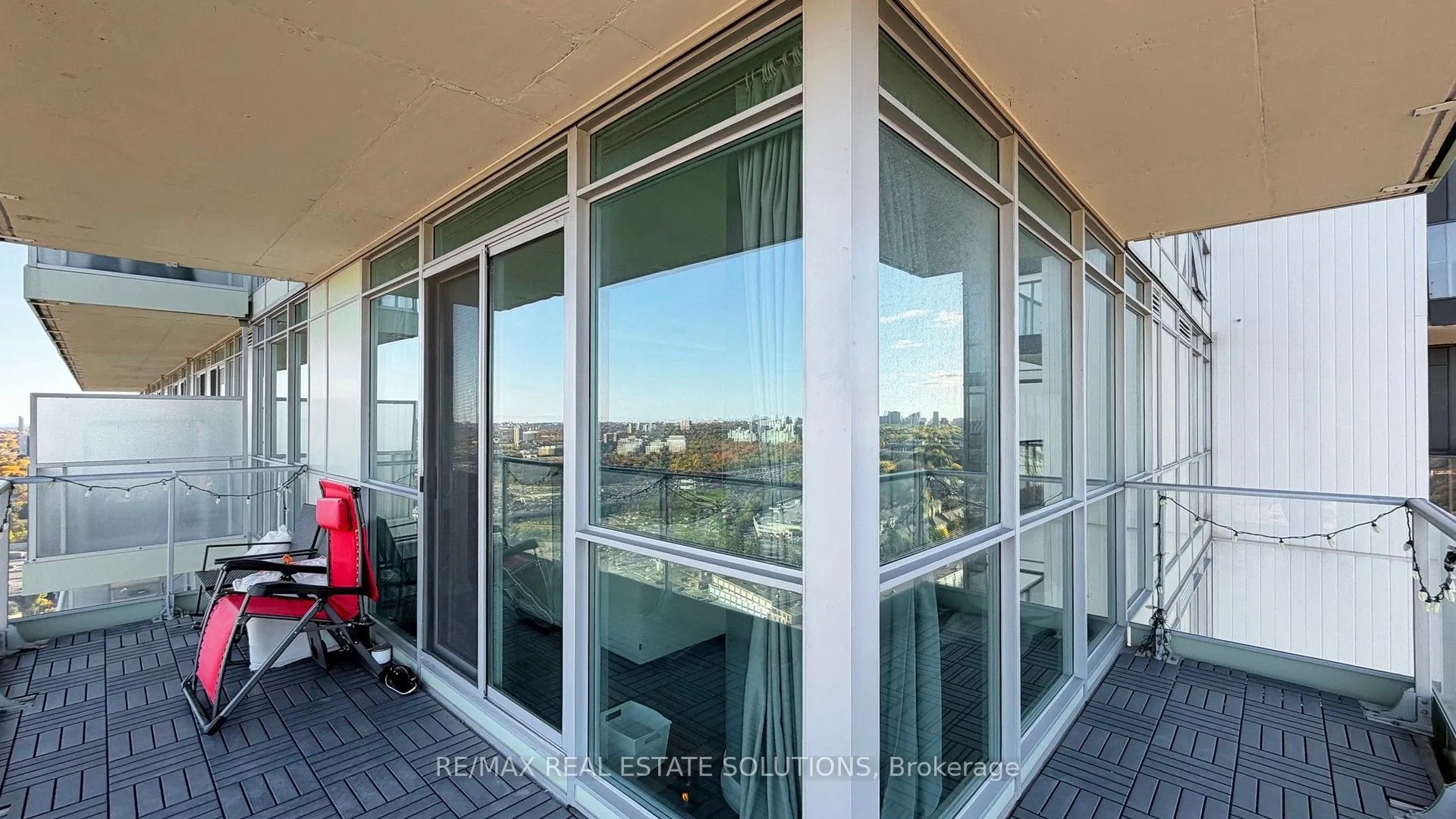 33 Singer Court, #3102